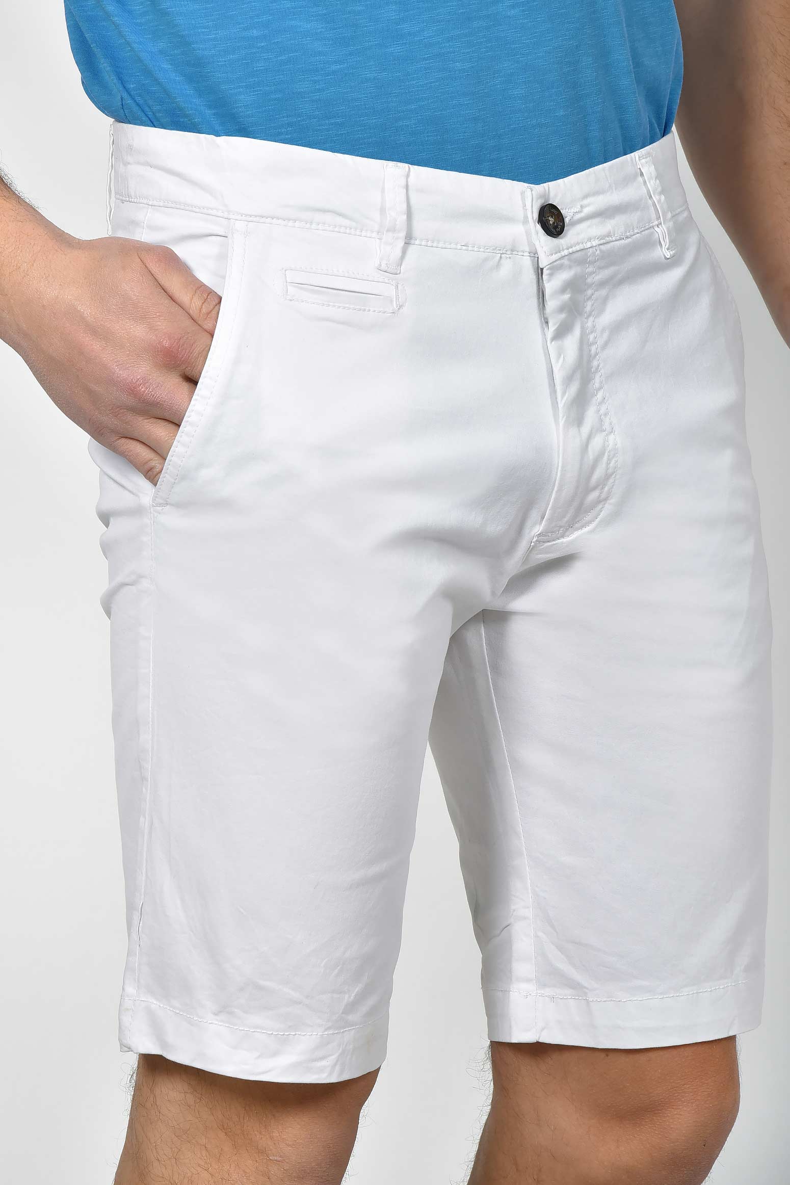 ανδρική-βαμβακερή-chinos-βερμούδα-slim-fit-με-καθαρή-γραμμή-&-ελαστική-άνεση