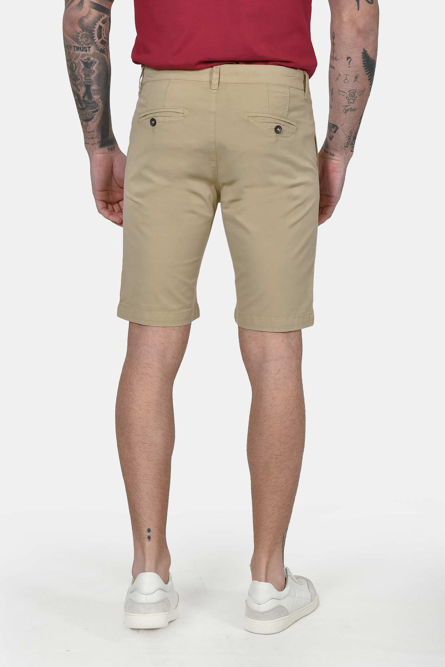 ανδρική-βαμβακερή-chinos-βερμούδα-slim-fit-με-καθαρή-γραμμή-&-ελαστική-άνεση