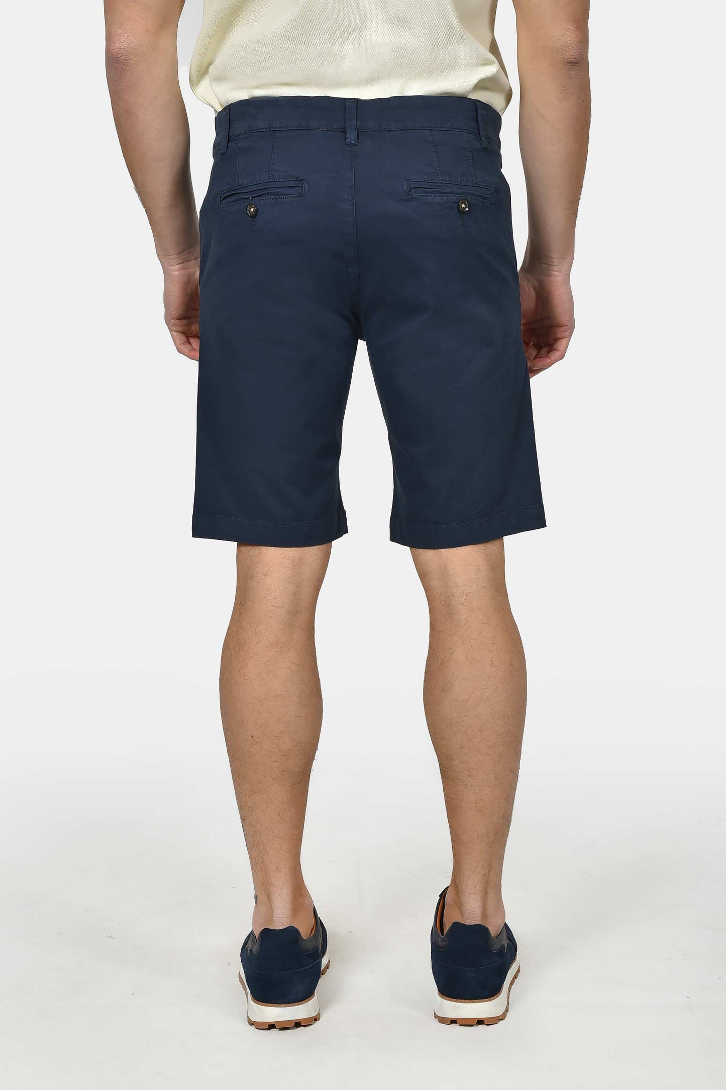 ανδρική-βαμβακερή-chinos-βερμούδα-slim-fit-με-καθαρή-γραμμή-&-ελαστική-άνεση