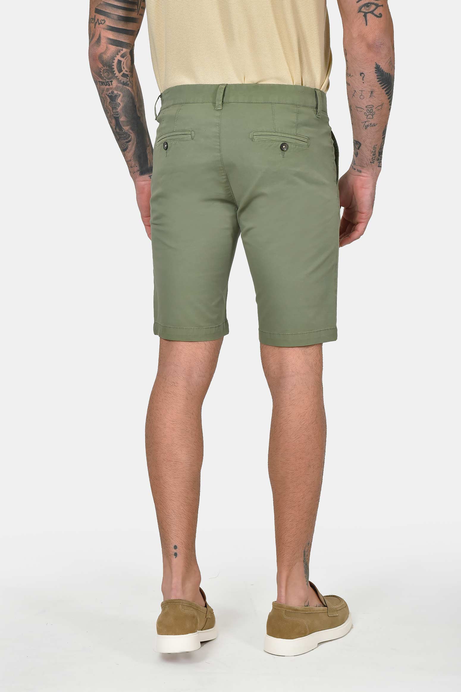 ανδρική-βαμβακερή-chinos-βερμούδα-slim-fit-με-καθαρή-γραμμή-&-ελαστική-άνεση