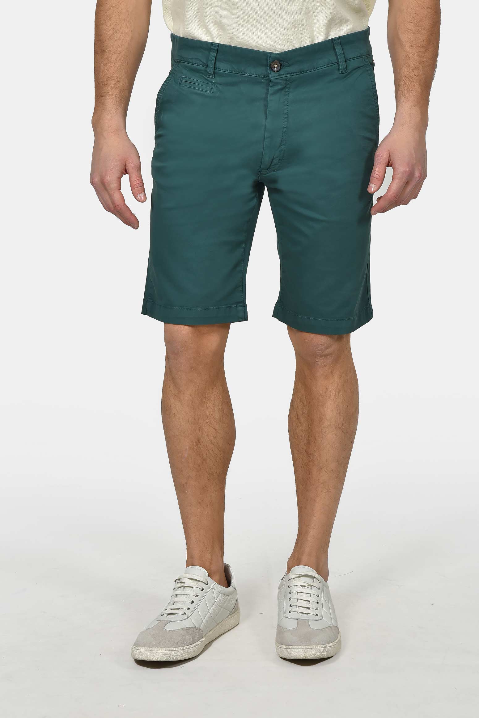 ανδρική-βαμβακερή-chinos-βερμούδα-slim-fit-με-καθαρή-γραμμή-&-ελαστική-άνεση