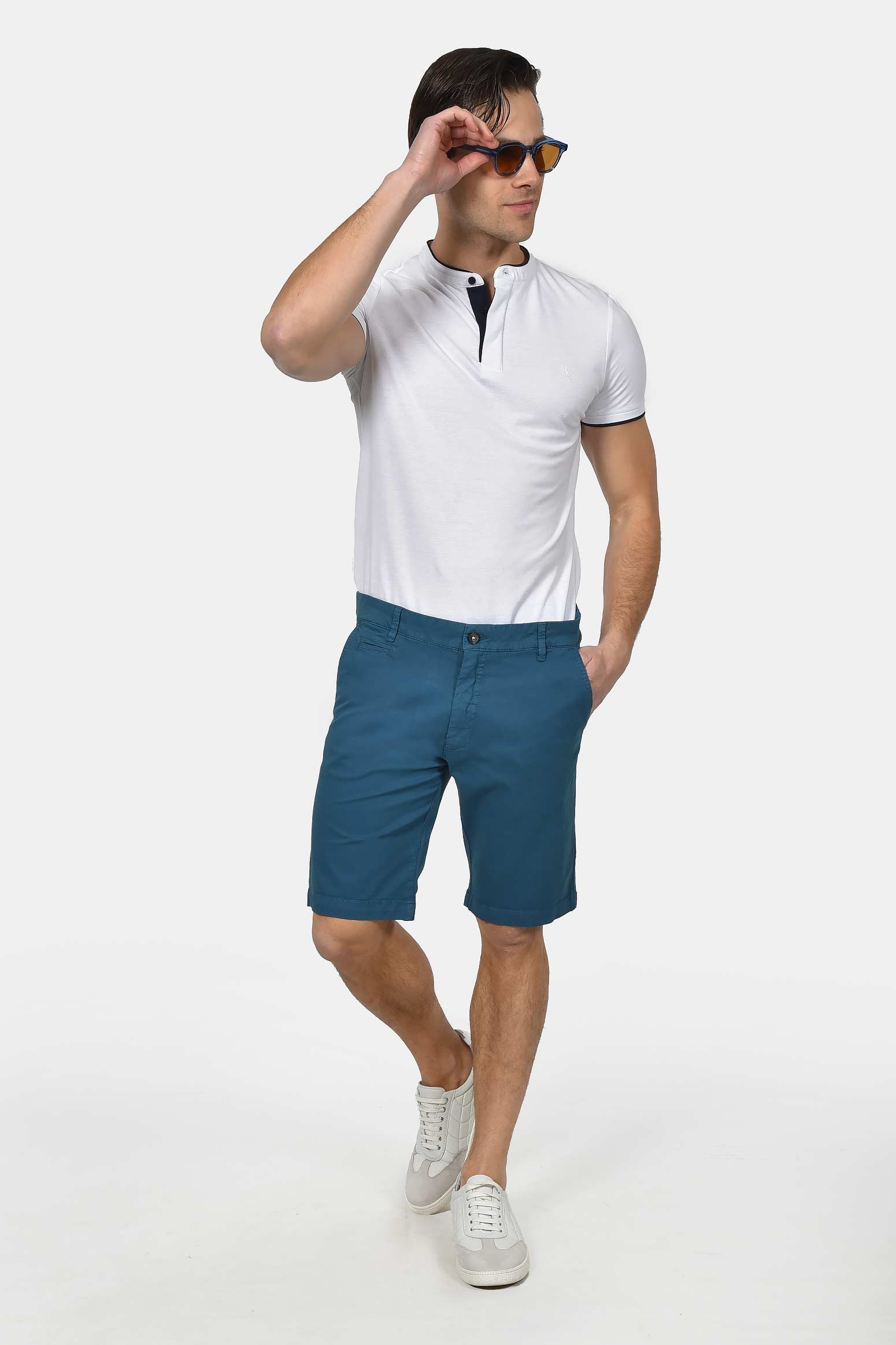 ανδρική-βαμβακερή-chinos-βερμούδα-slim-fit-με-καθαρή-γραμμή-&-ελαστική-άνεση
