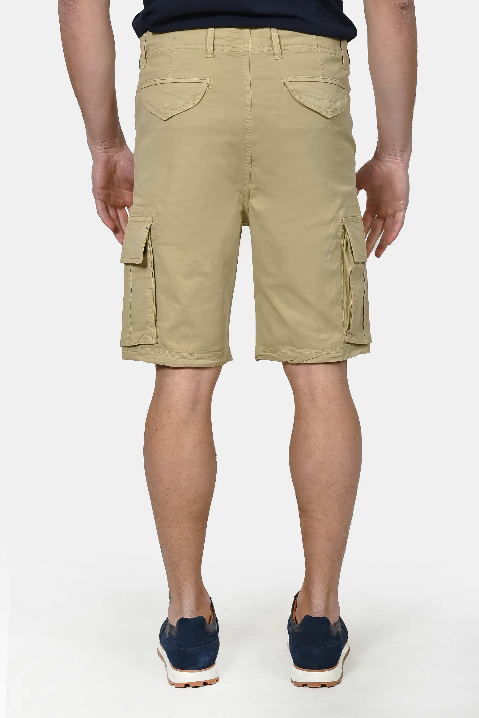 ανδρική-cargo-βερμούδα-slim-fit-με-πλαϊνές-τσέπες-&-ελαστική-άνεση-κινήσεων