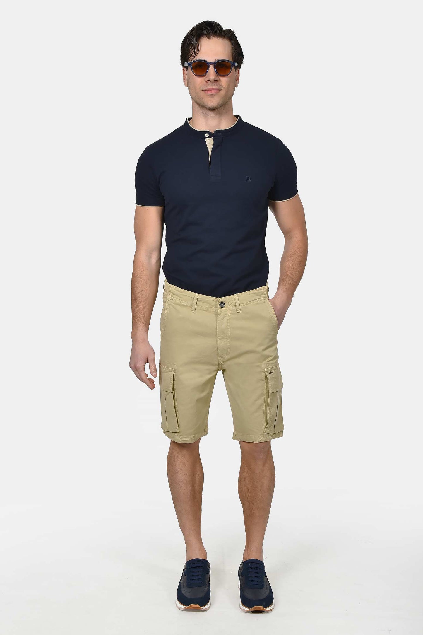 ανδρική-cargo-βερμούδα-slim-fit-με-πλαϊνές-τσέπες-&-ελαστική-άνεση-κινήσεων