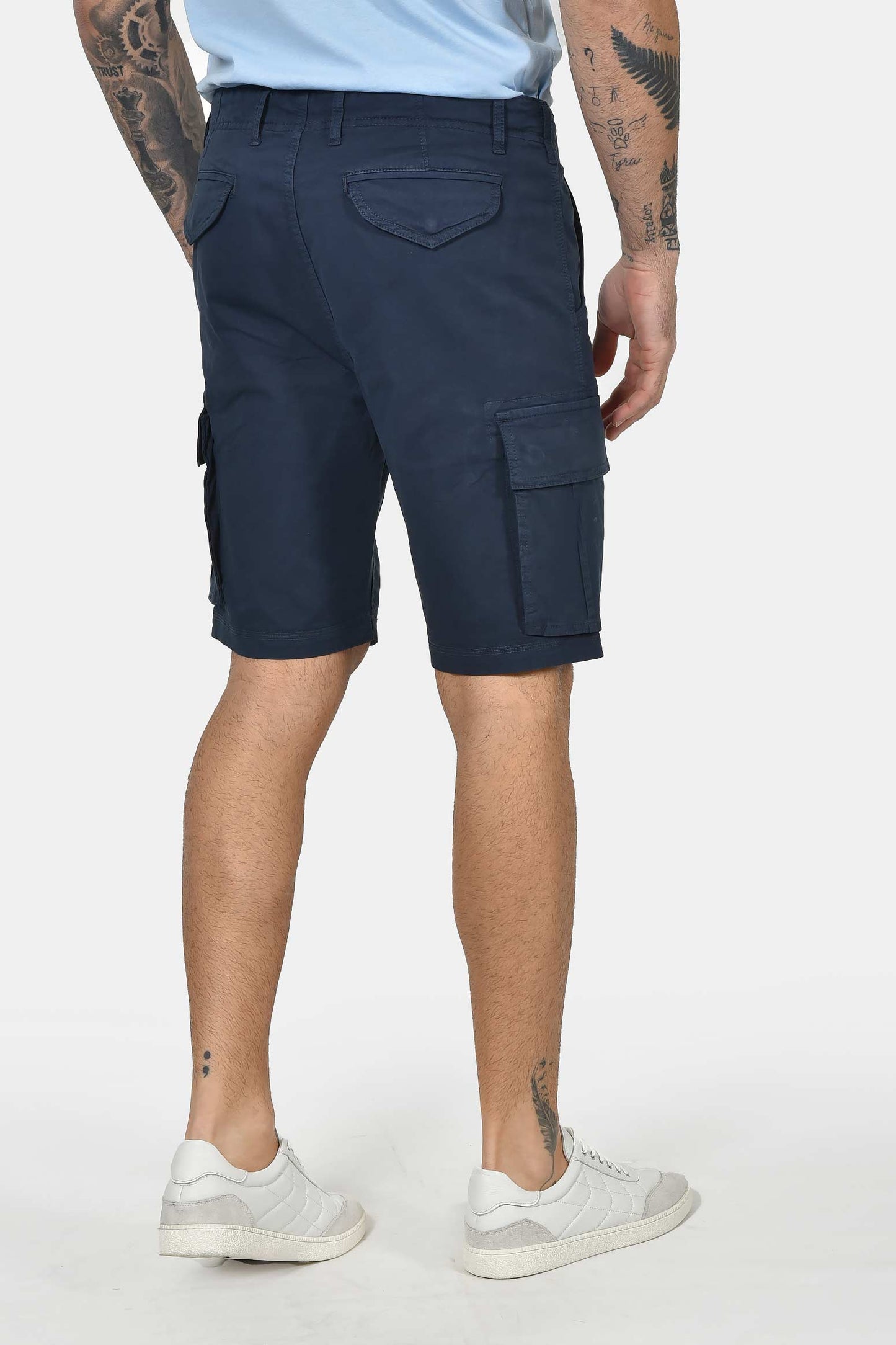 ανδρική-cargo-βερμούδα-slim-fit-με-πλαϊνές-τσέπες-&-ελαστική-άνεση-κινήσεων