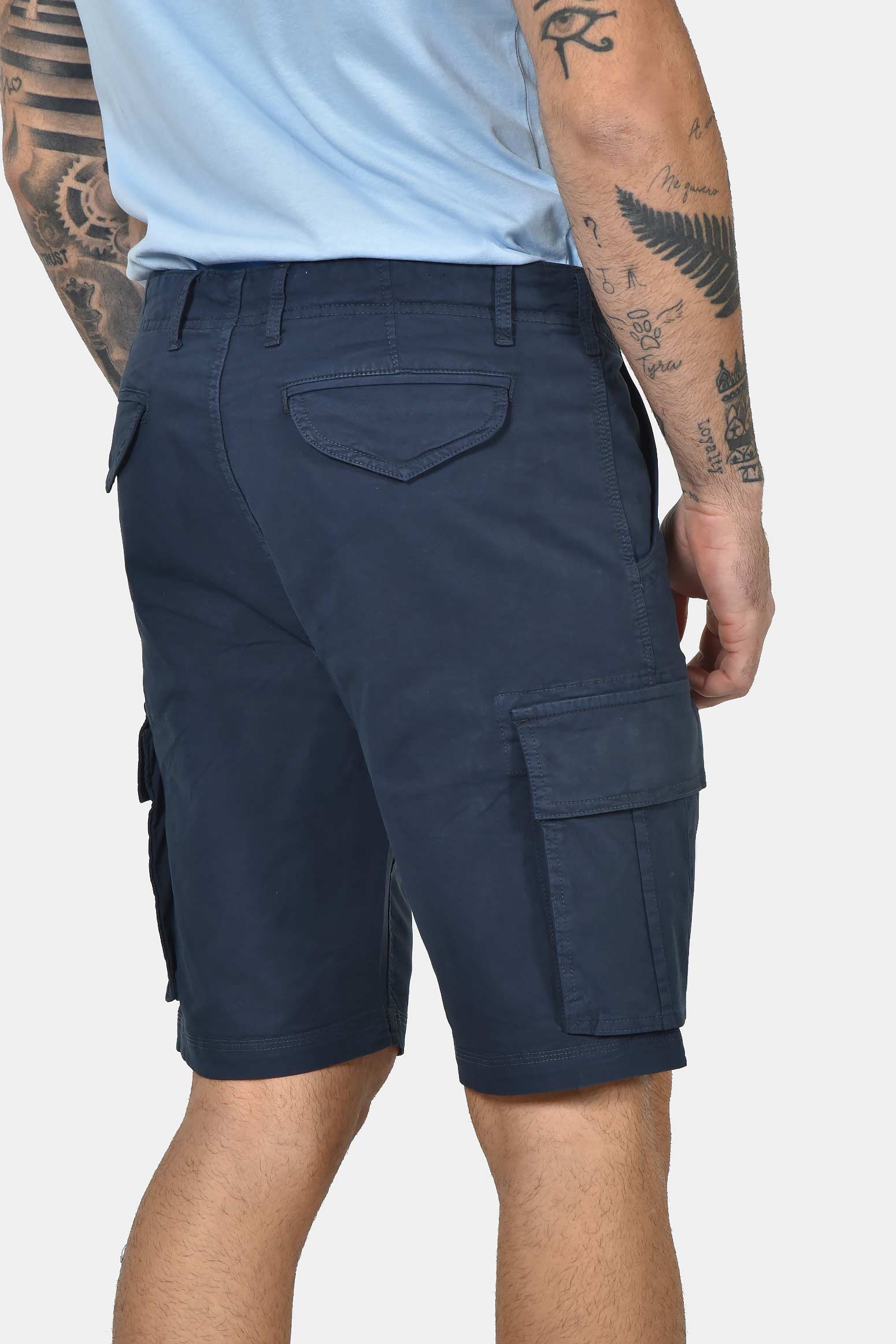 ανδρική-cargo-βερμούδα-slim-fit-με-πλαϊνές-τσέπες-&-ελαστική-άνεση-κινήσεων