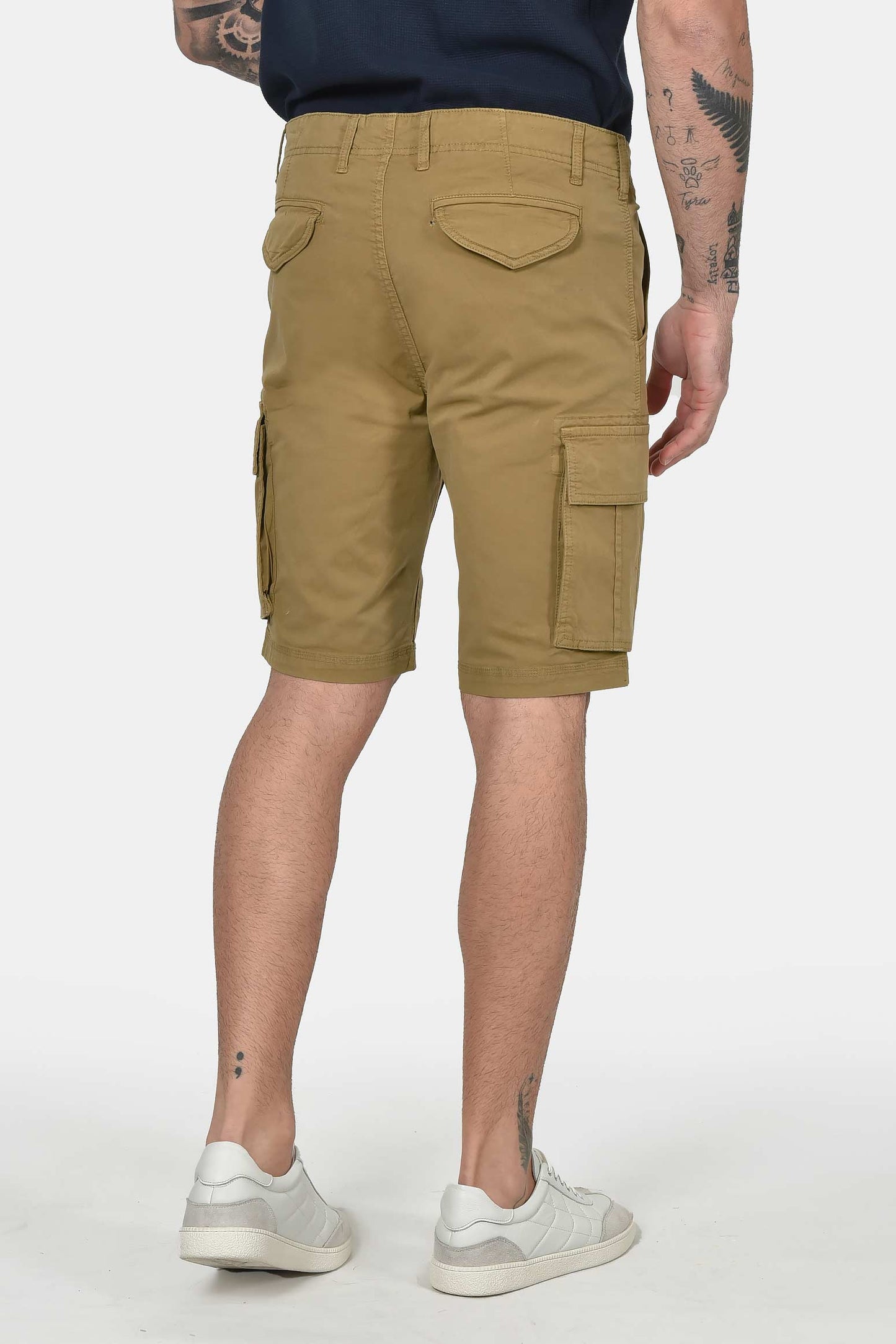 ανδρική-cargo-βερμούδα-slim-fit-με-πλαϊνές-τσέπες-&-ελαστική-άνεση-κινήσεων