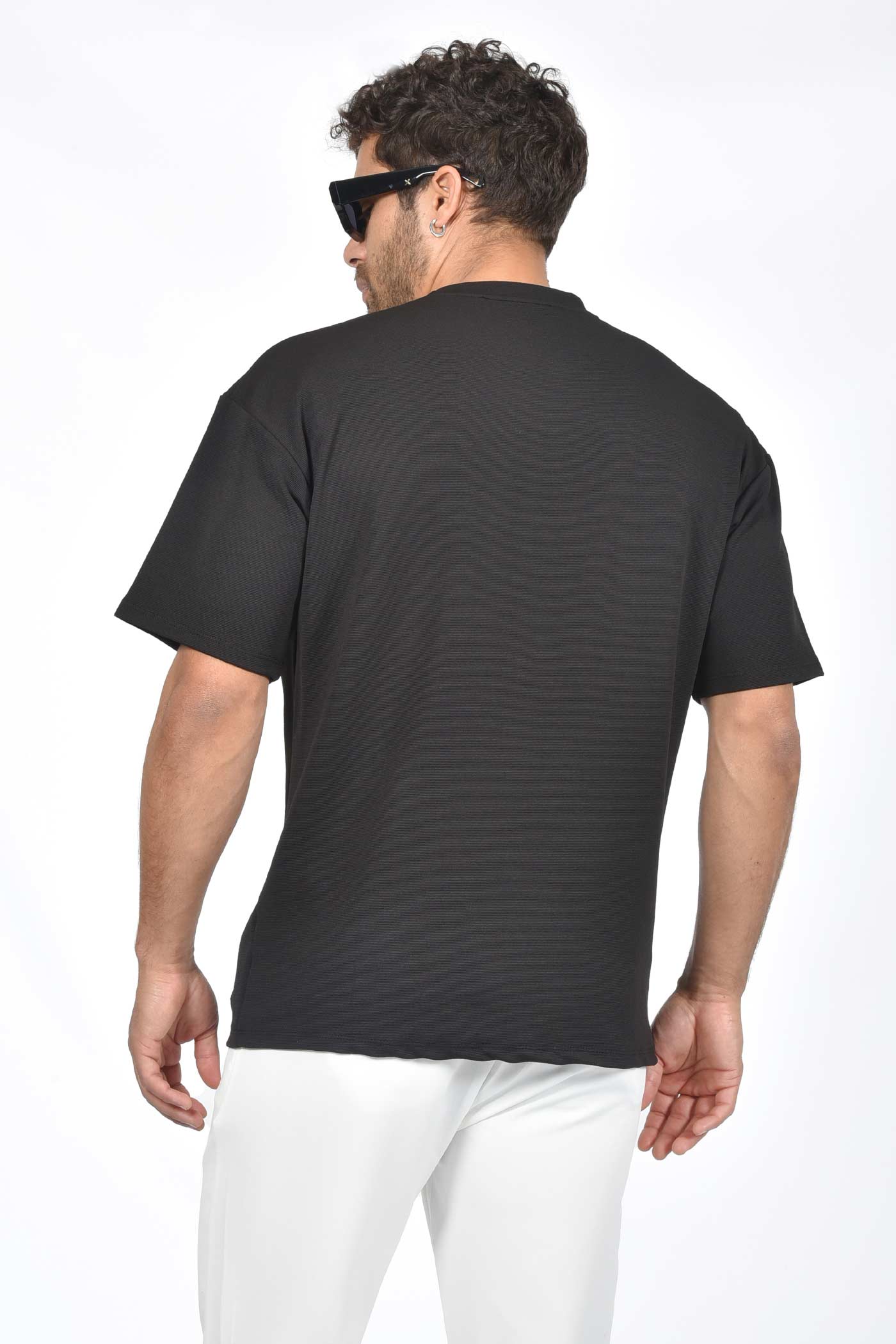 ανδρικό-oversized-t-shirt-με-μεγάλη-εξωτερική-τσέπη