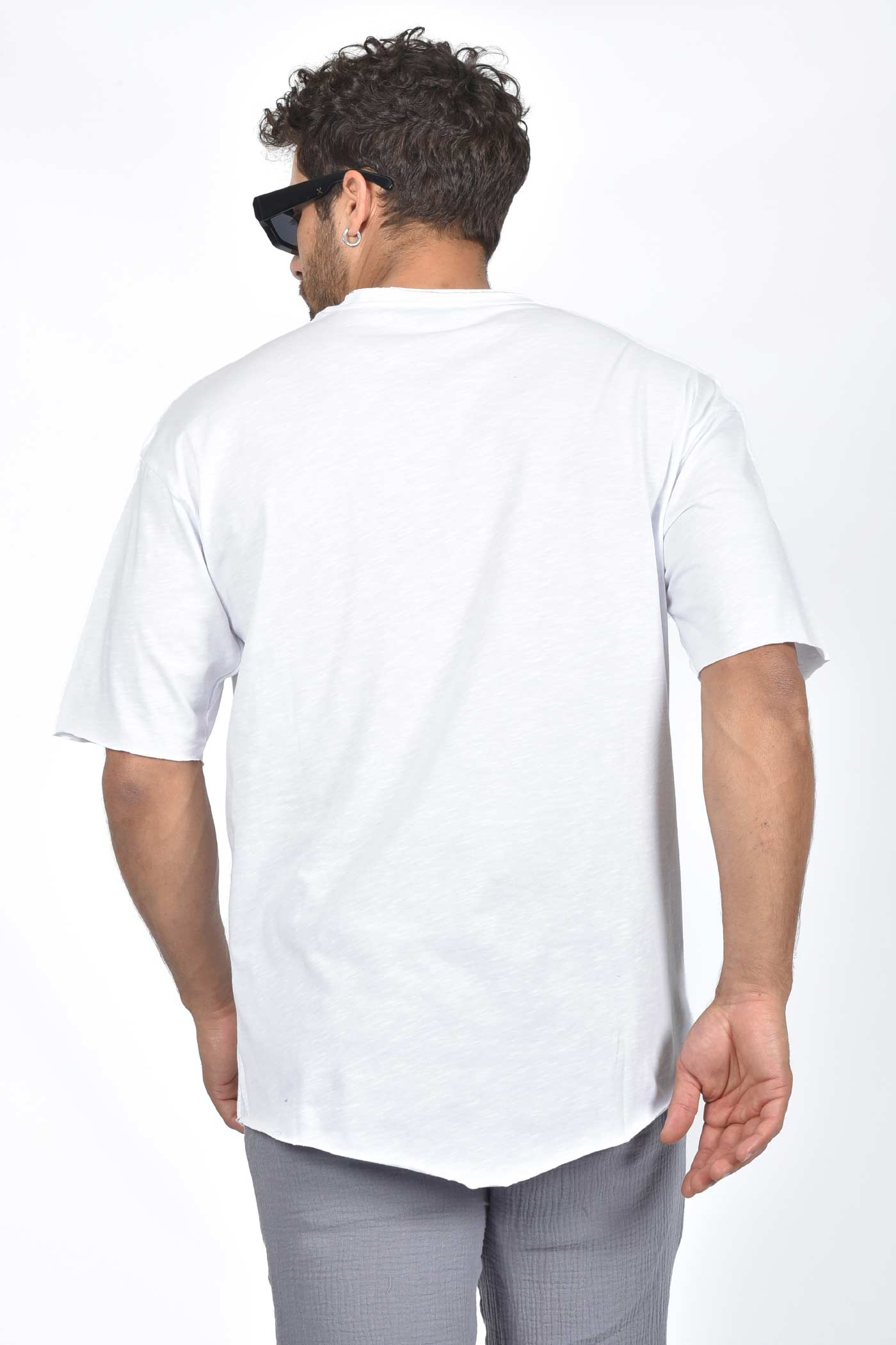 ανδρικό-μονόχρωμο-oversized-t-shirt
