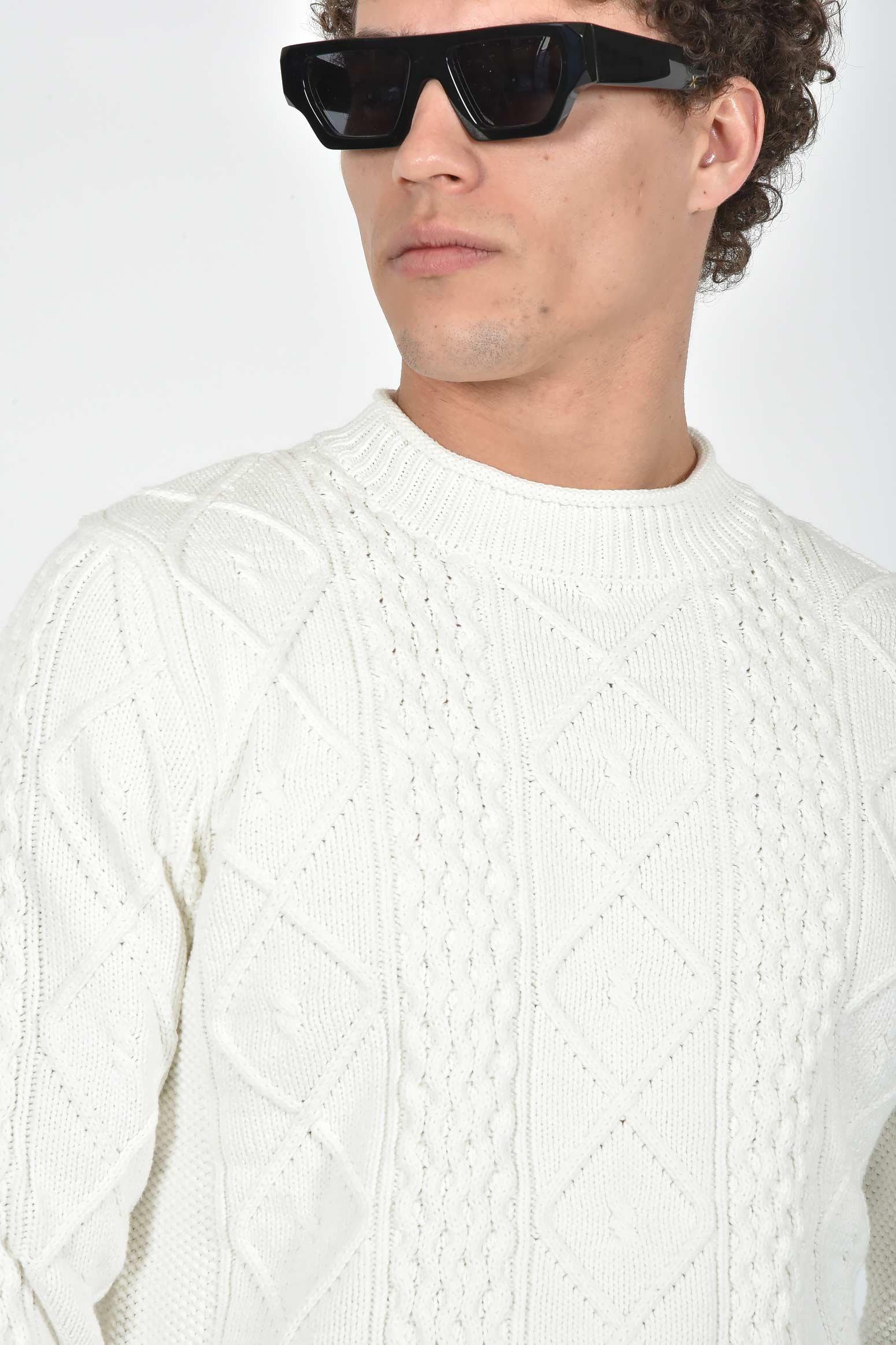ανδρικό-πλεκτό-πουλόβερ-normal-fit-με-ανάγλυφη-πλέξη-100%-βαμβάκι