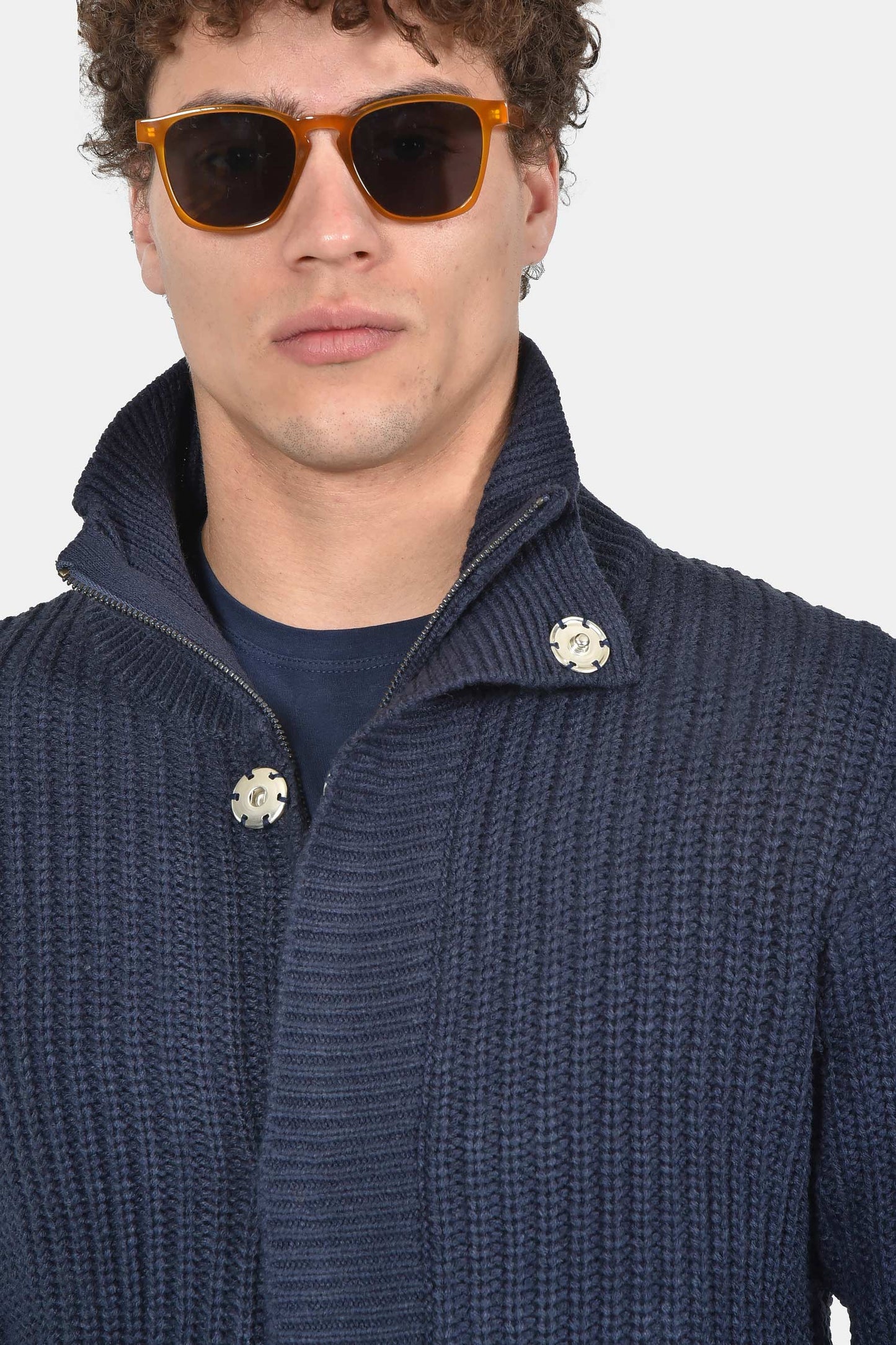 ανδρική-πλεκτή-ζακέτα-normal-fit-με-κουμπιά-και-φερμουάρ