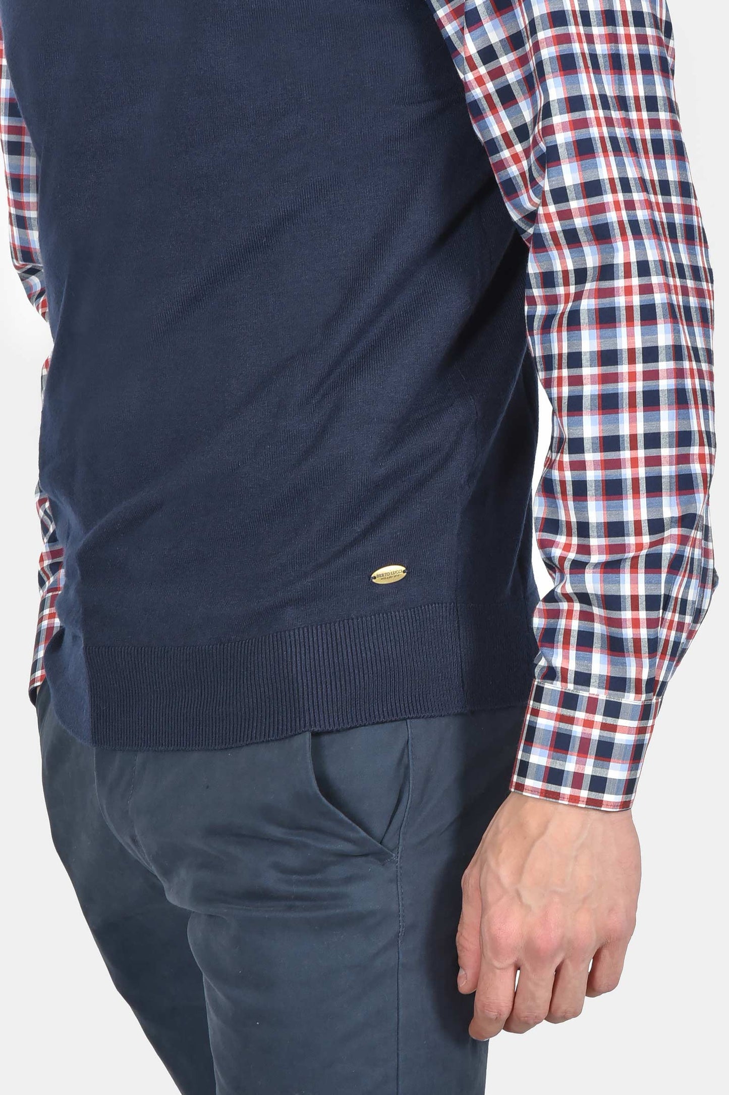 ανδρικό-πλεκτό-γιλέκο-normal-fit-με-λαιμόκοψη-v