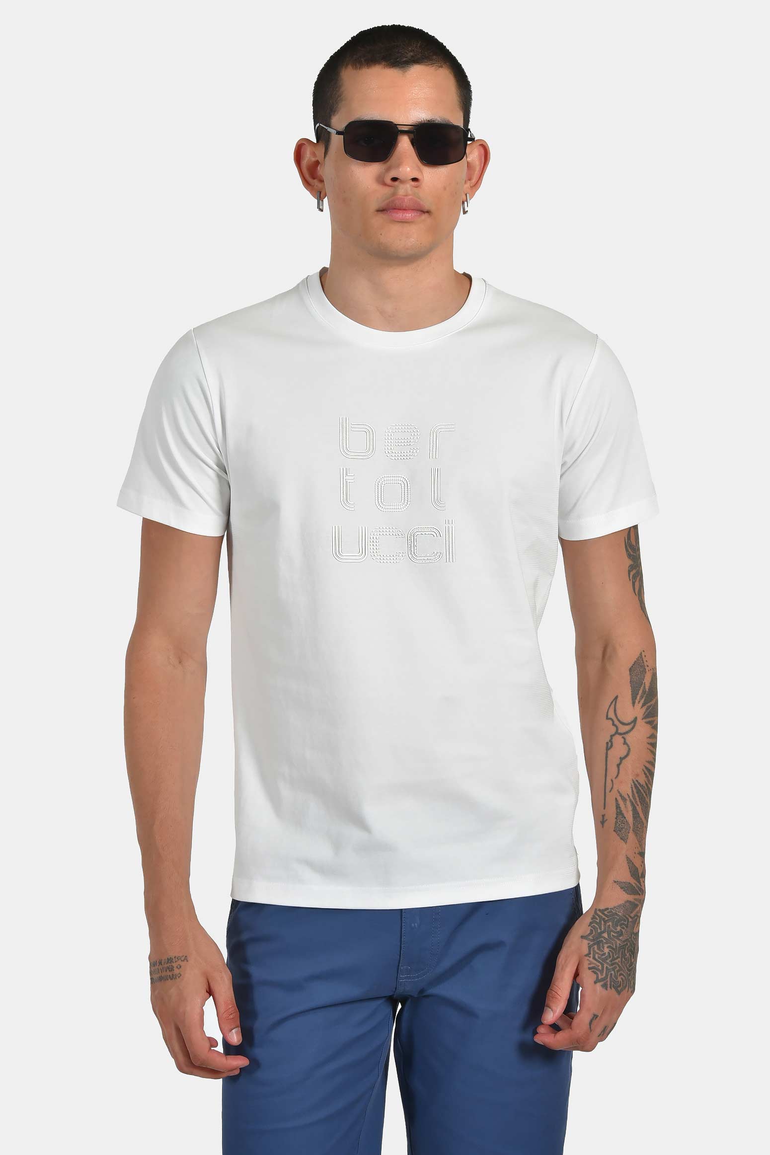 ανδρικό-t-shirt-normal-fit-με-ανάγλυφο-logo-απαλή-αίσθηση-&-σταθερή-γραμμή