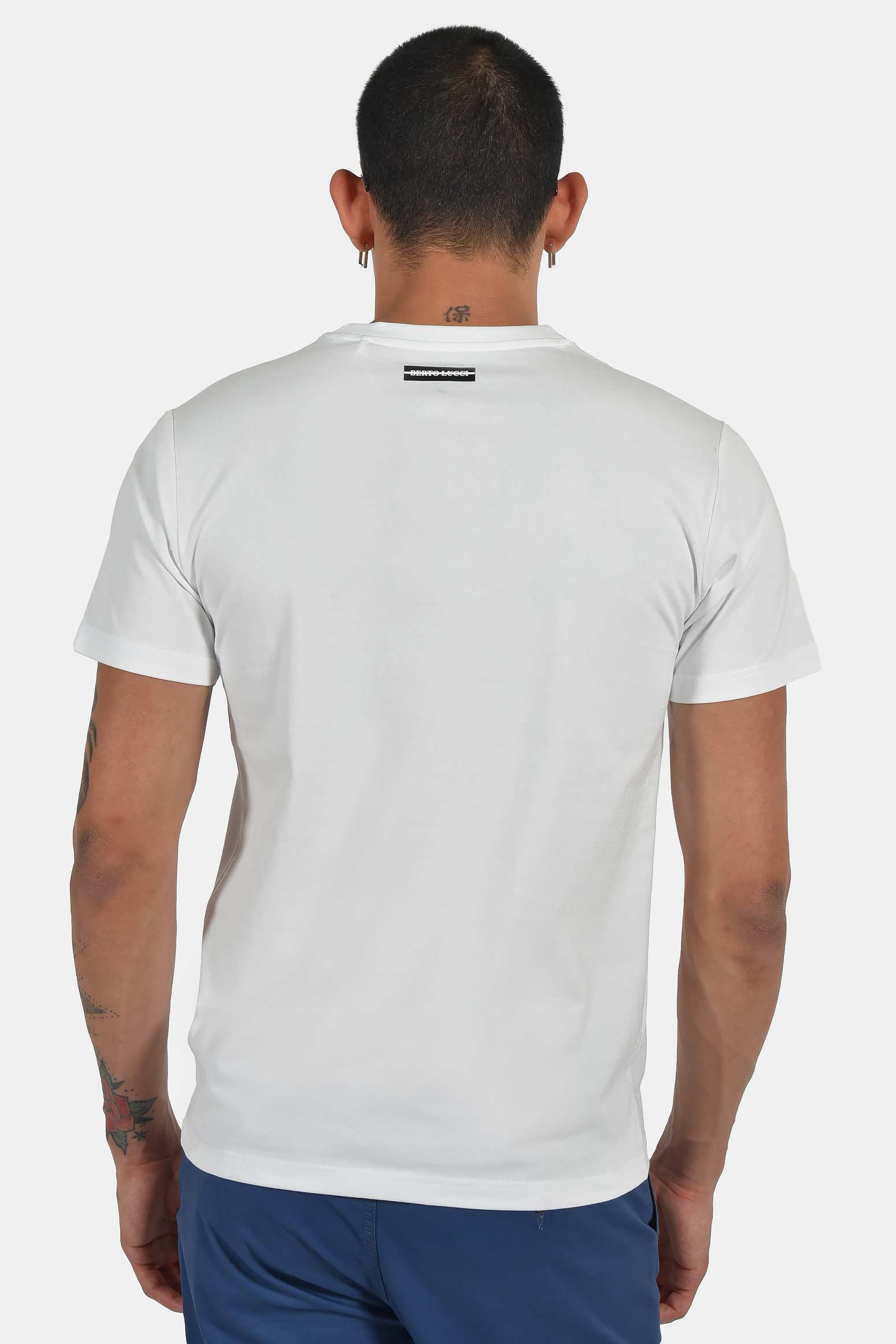 ανδρικό-t-shirt-normal-fit-με-ανάγλυφο-logo-απαλή-αίσθηση-&-σταθερή-γραμμή