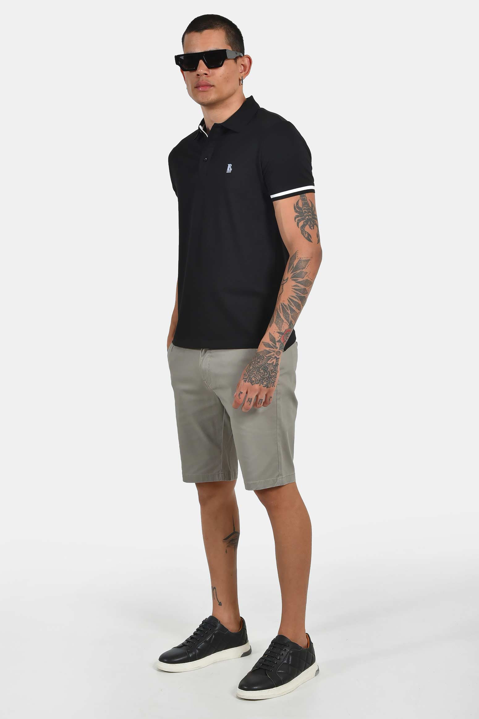 ανδρική-μπλούζα-polo-normal-fit-με-contrast-μανίκια-σταθερή-εφαρμογή-&-άνεση