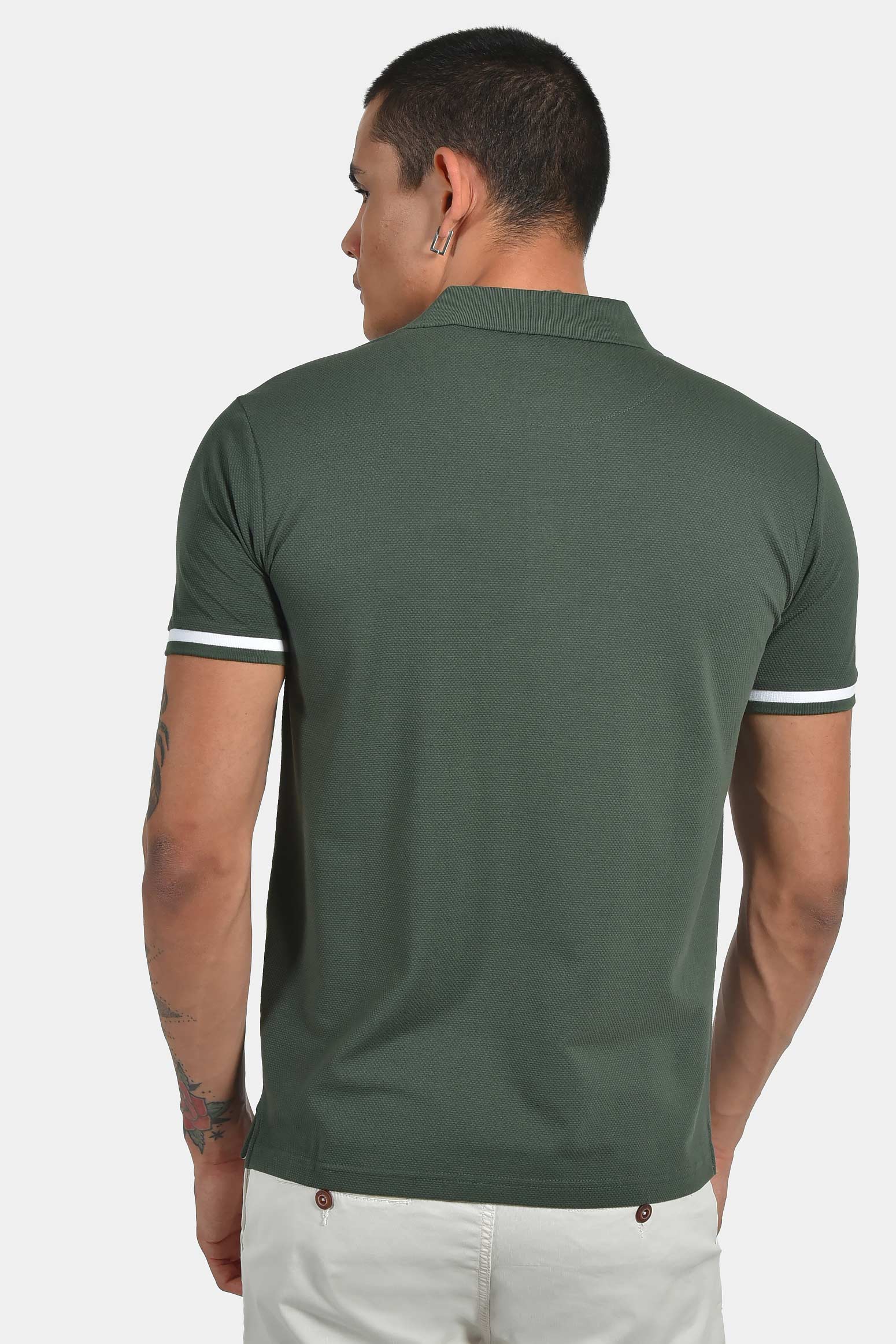 ανδρική-μπλούζα-polo-normal-fit-με-contrast-μανίκια-σταθερή-εφαρμογή-&-άνεση