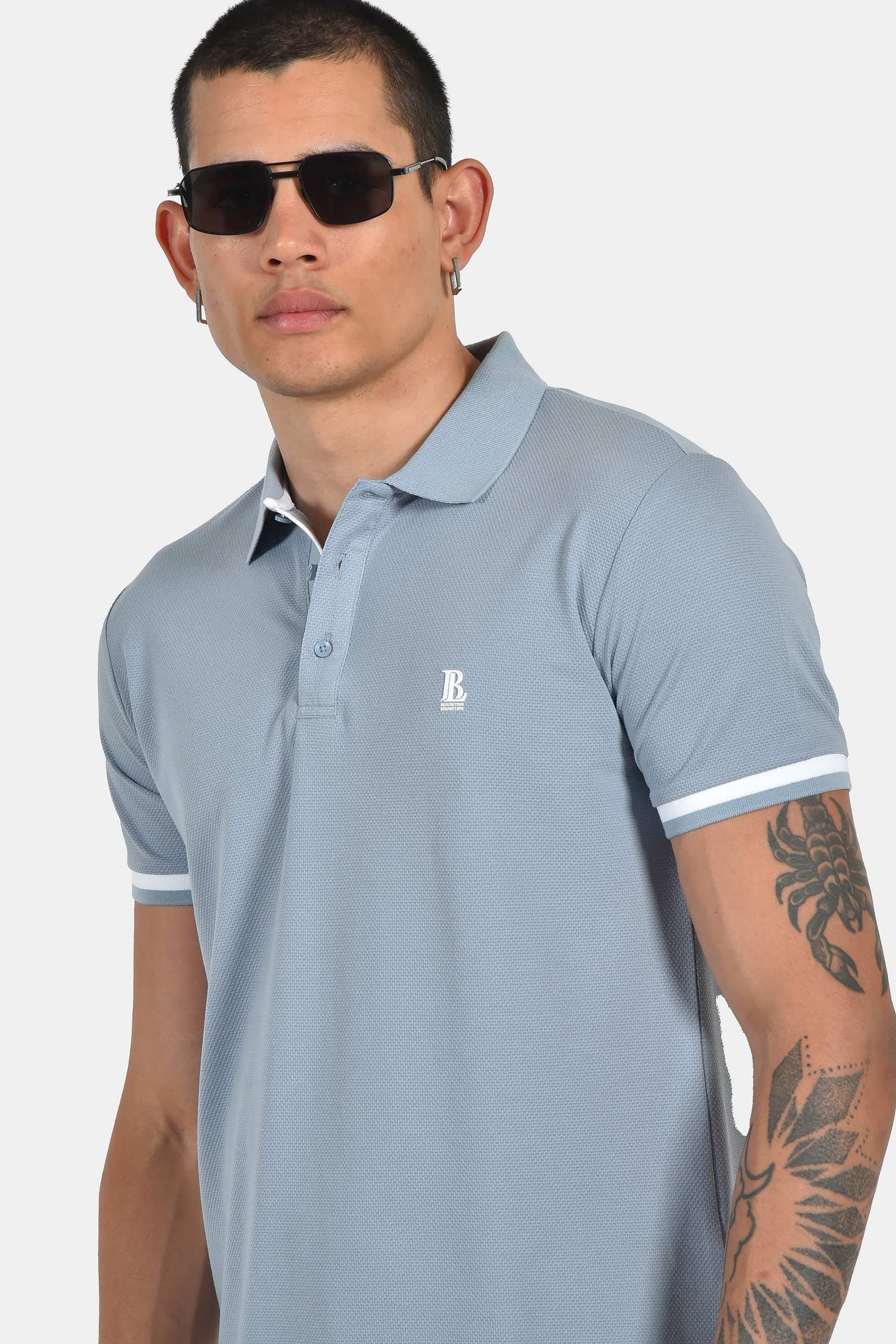 ανδρική-μπλούζα-polo-normal-fit-με-contrast-μανίκια-σταθερή-εφαρμογή-&-άνεση