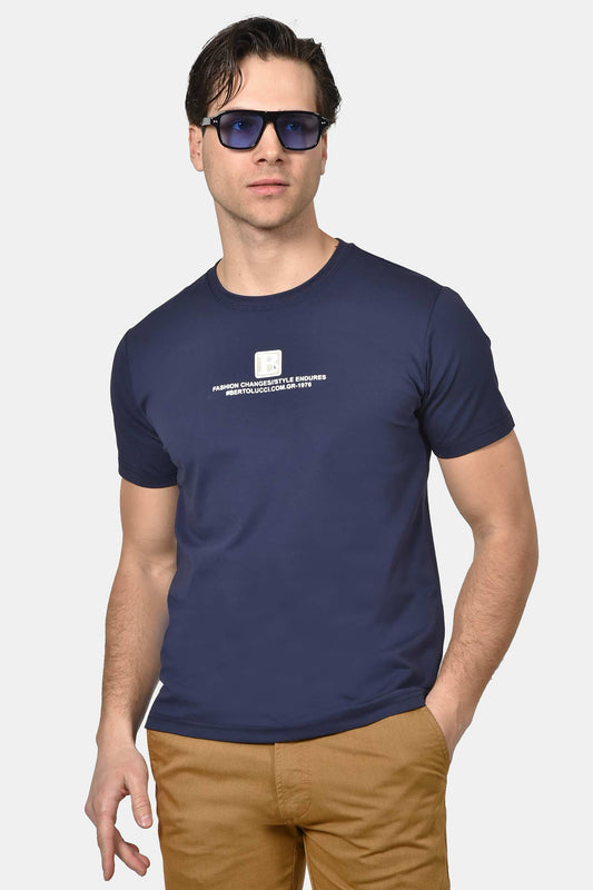 ανδρικό-t-shirt-normal-fit-με-κεντρικό-logo-print-&-minimal-design