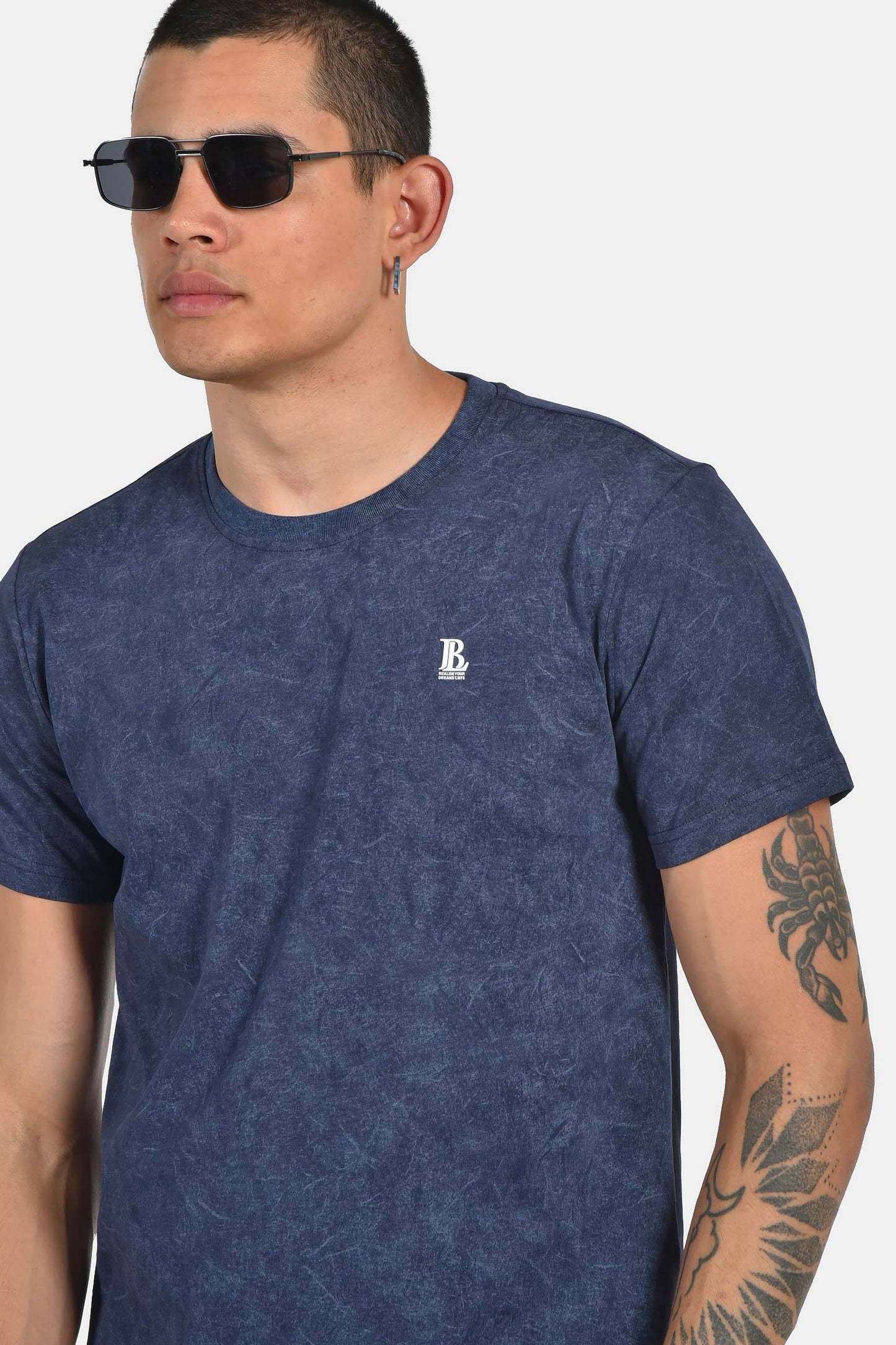 ανδρικό-t-shirt-normal-fit-100%-βαμβακερό-με-διακριτικό-λογότυπο-στήθους