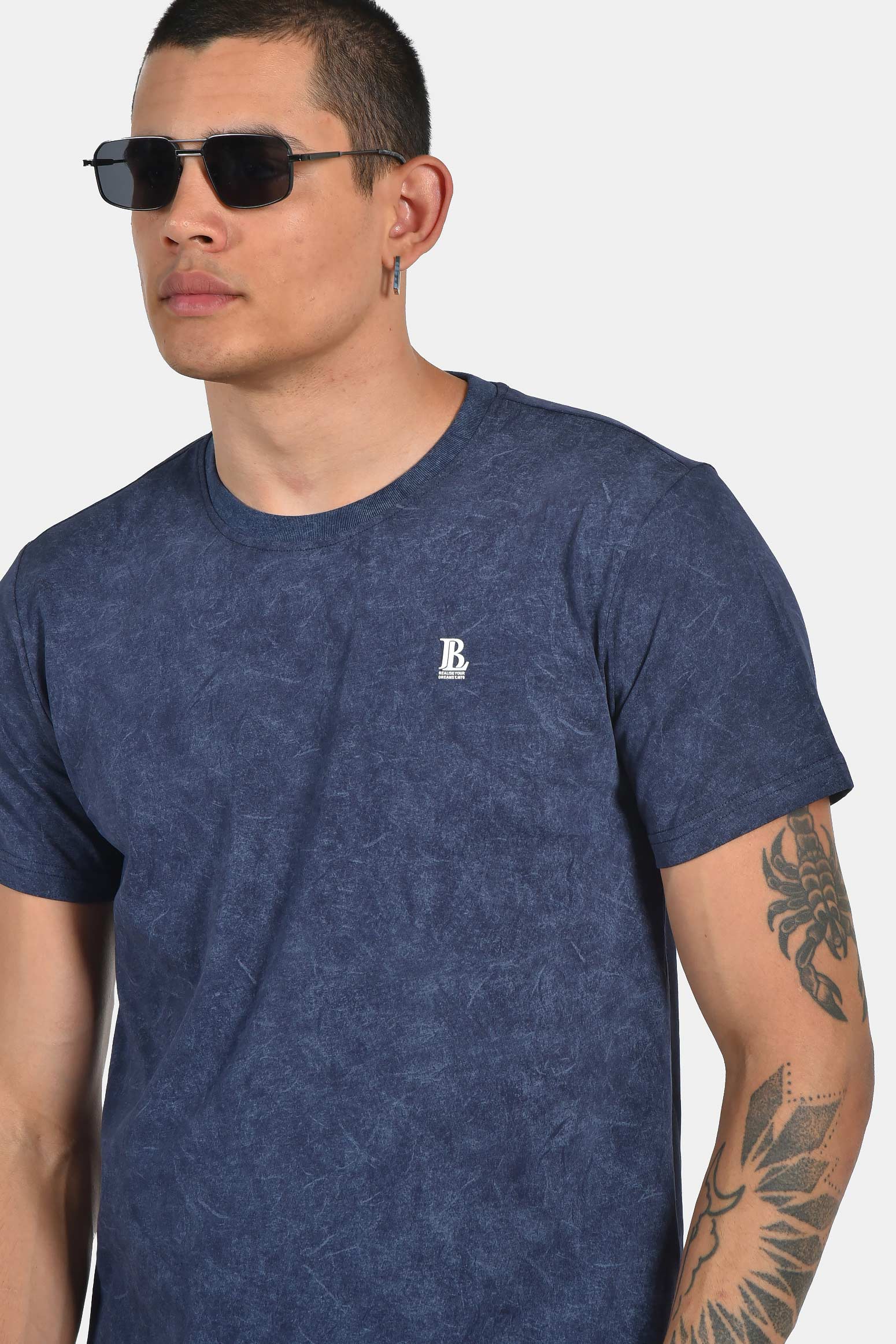 ανδρικό-t-shirt-normal-fit-100%-βαμβακερό-με-διακριτικό-λογότυπο-στήθους