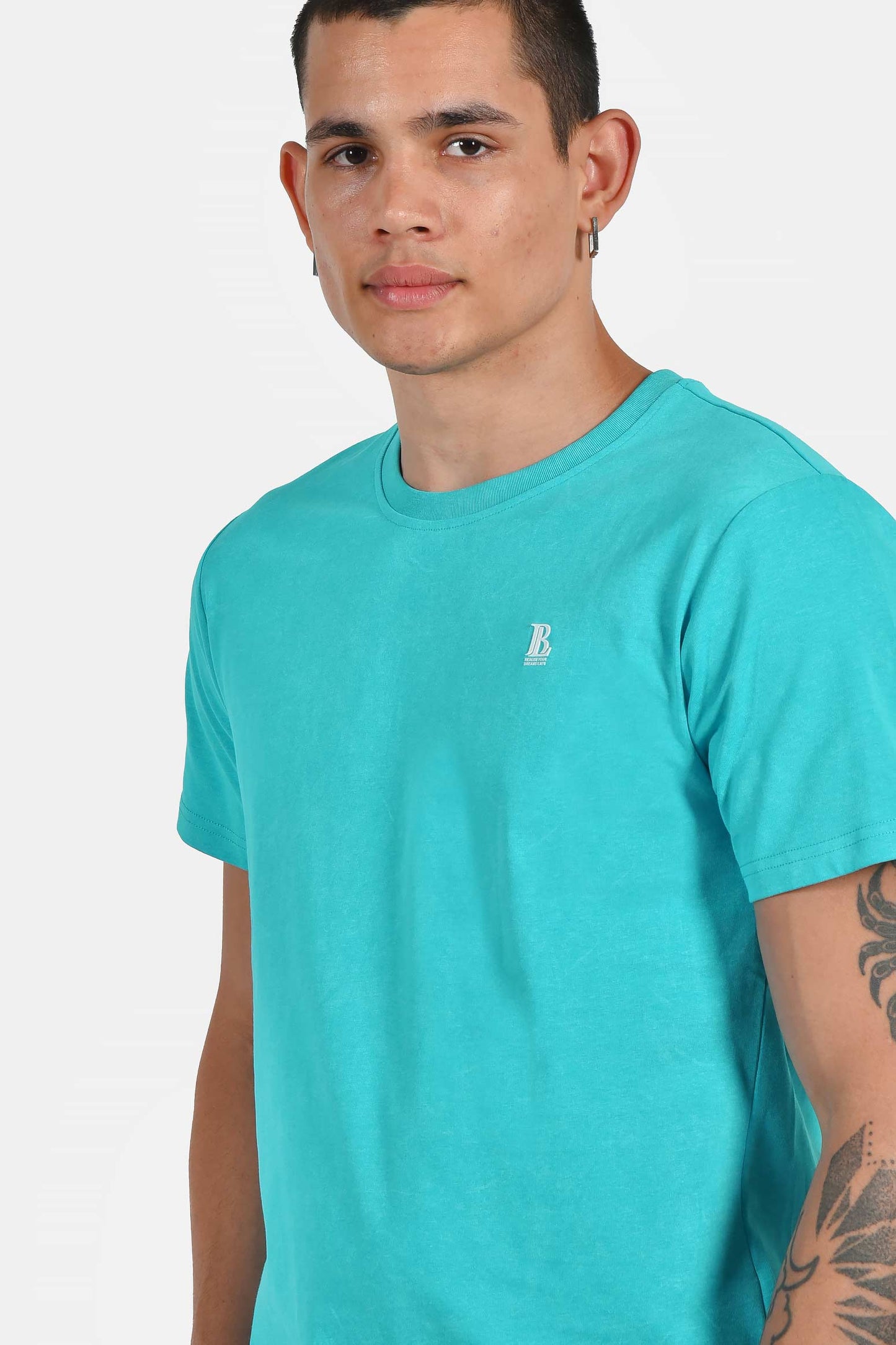 ανδρικό-t-shirt-normal-fit-100%-βαμβακερό-με-διακριτικό-λογότυπο-στήθους