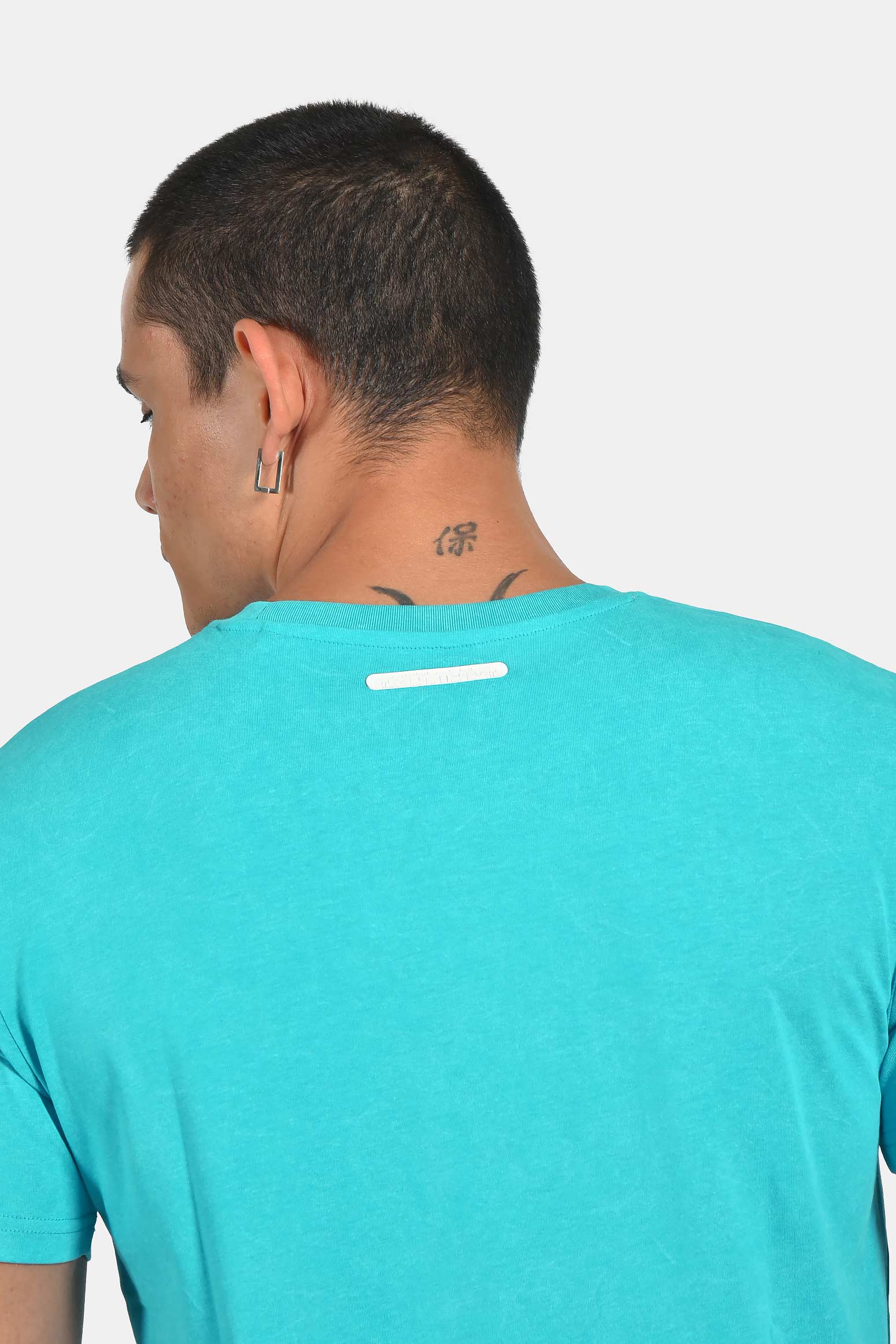 ανδρικό-t-shirt-normal-fit-100%-βαμβακερό-με-διακριτικό-λογότυπο-στήθους