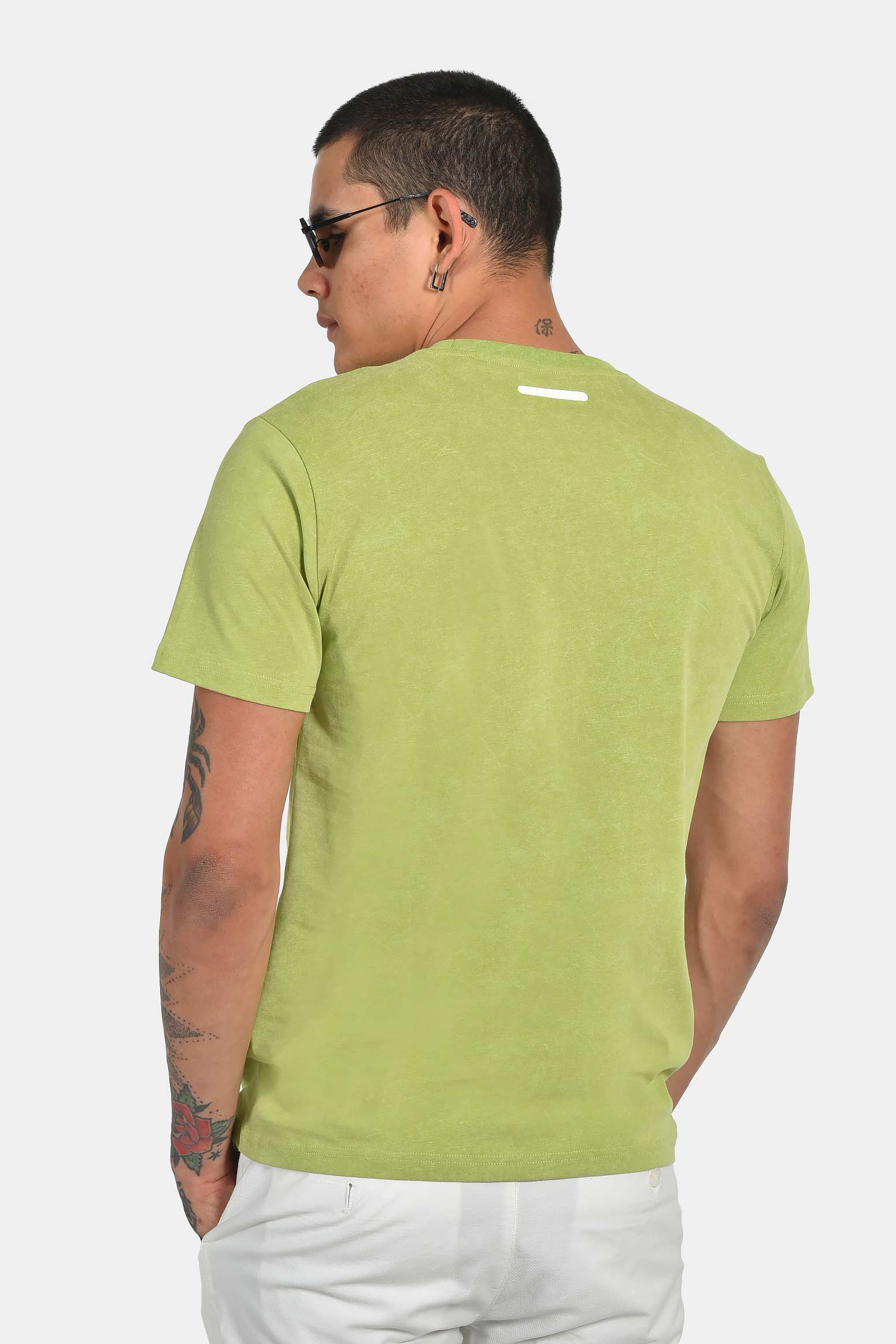 ανδρικό-t-shirt-normal-fit-100%-βαμβακερό-με-διακριτικό-λογότυπο-στήθους