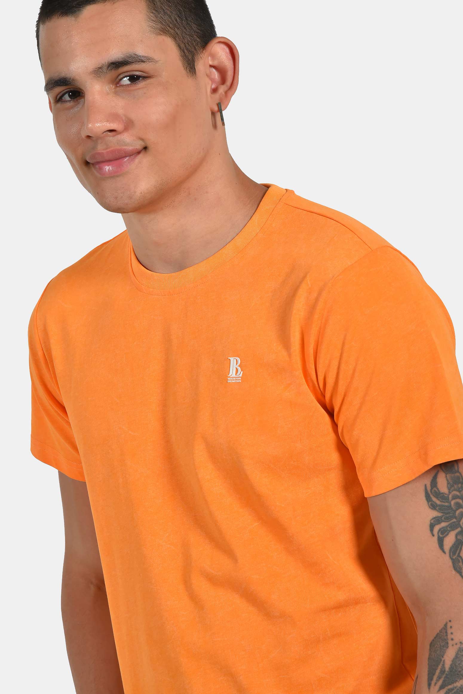 ανδρικό-t-shirt-normal-fit-100%-βαμβακερό-με-διακριτικό-λογότυπο-στήθους