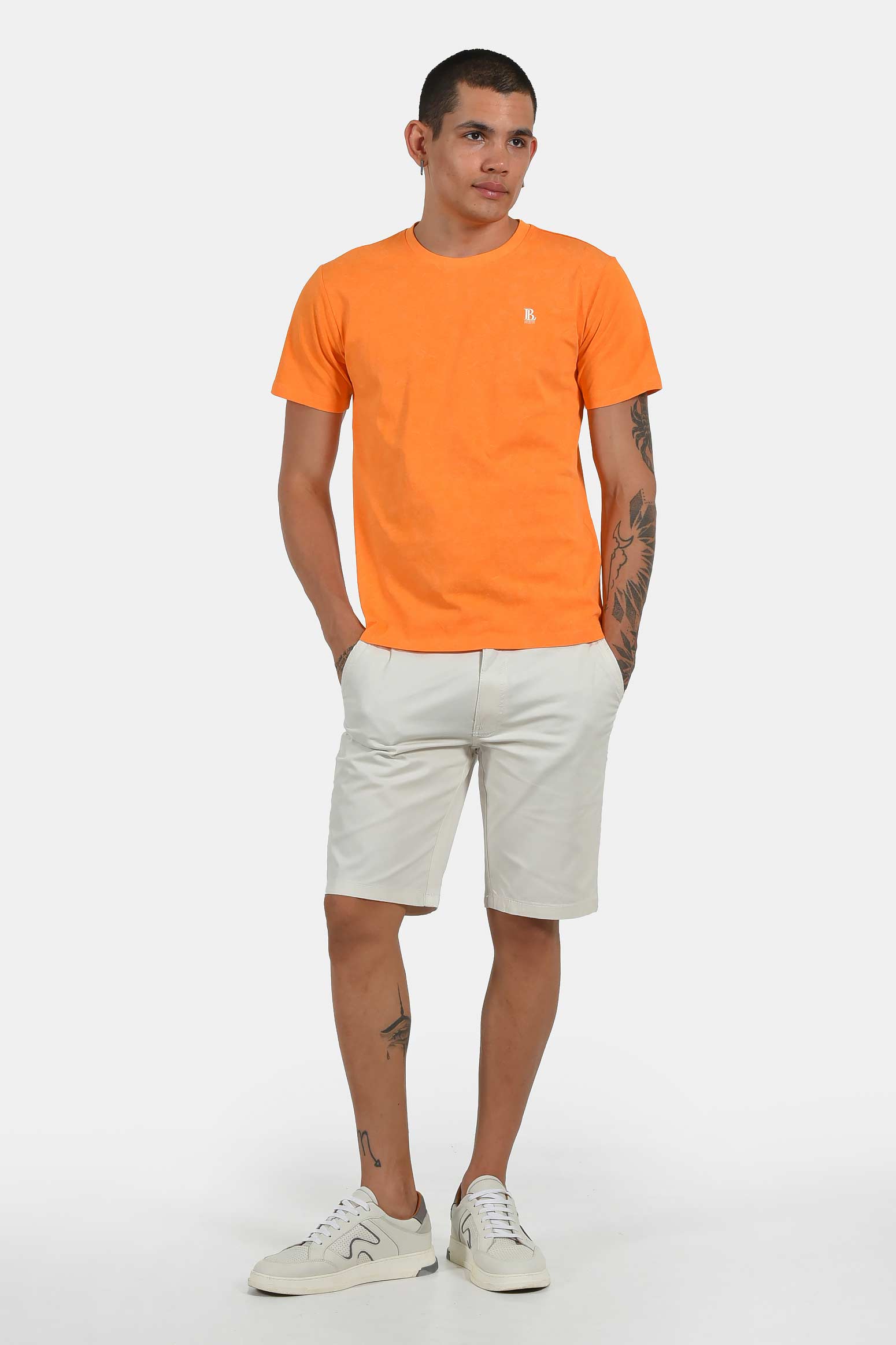 ανδρικό-t-shirt-normal-fit-100%-βαμβακερό-με-διακριτικό-λογότυπο-στήθους