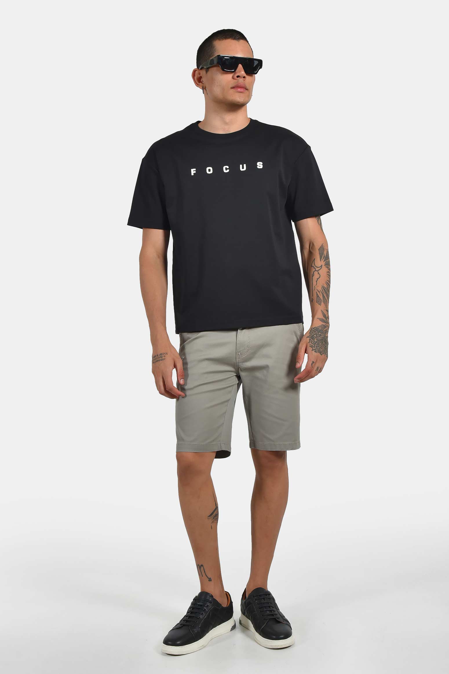 ανδρικό-t-shirt-normal-fit-με-τύπωμα-“focus”-&-ελαστική-σύνθεση