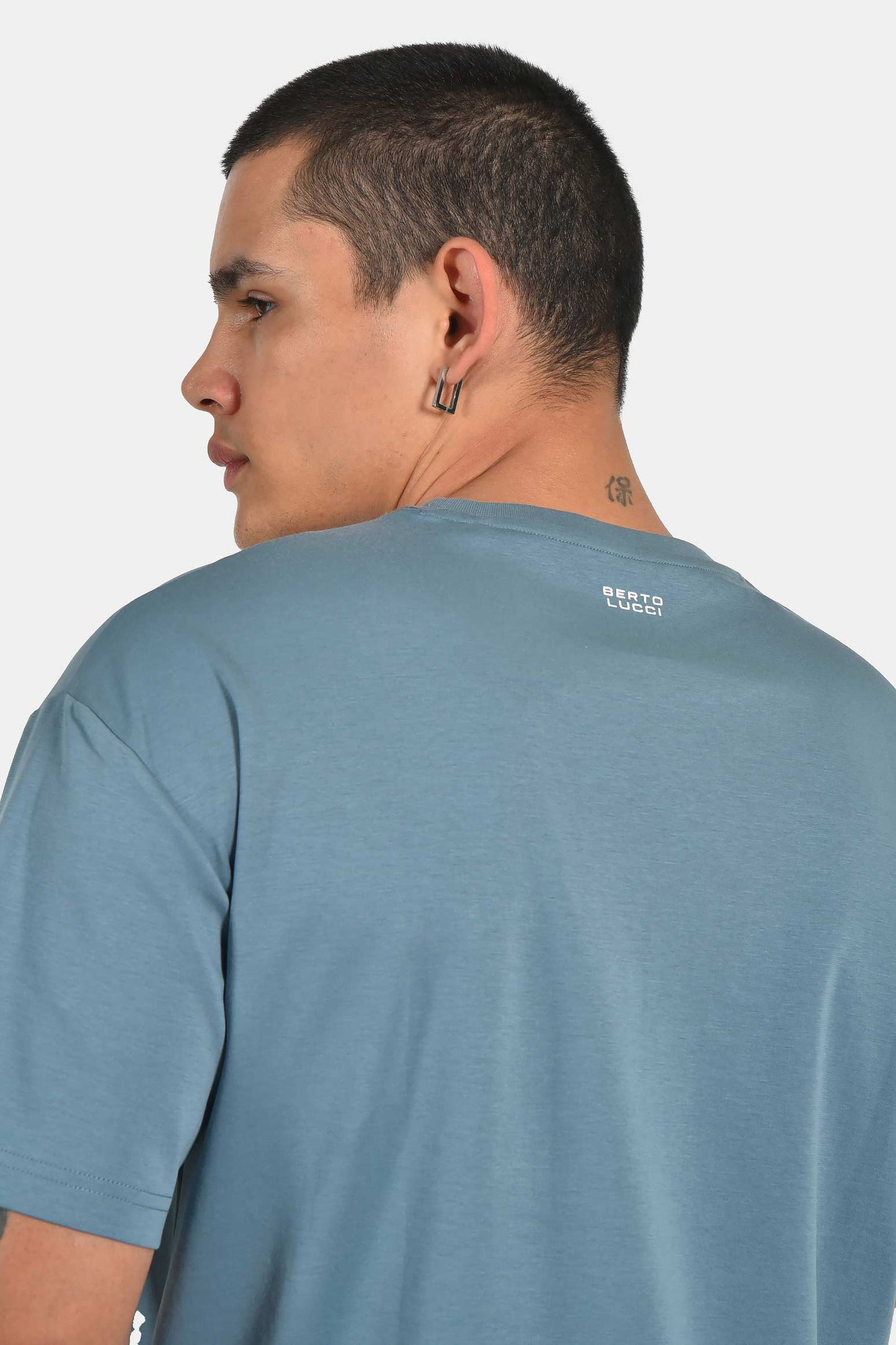 ανδρικό-t-shirt-normal-fit-με-τύπωμα-“focus”-&-ελαστική-σύνθεση