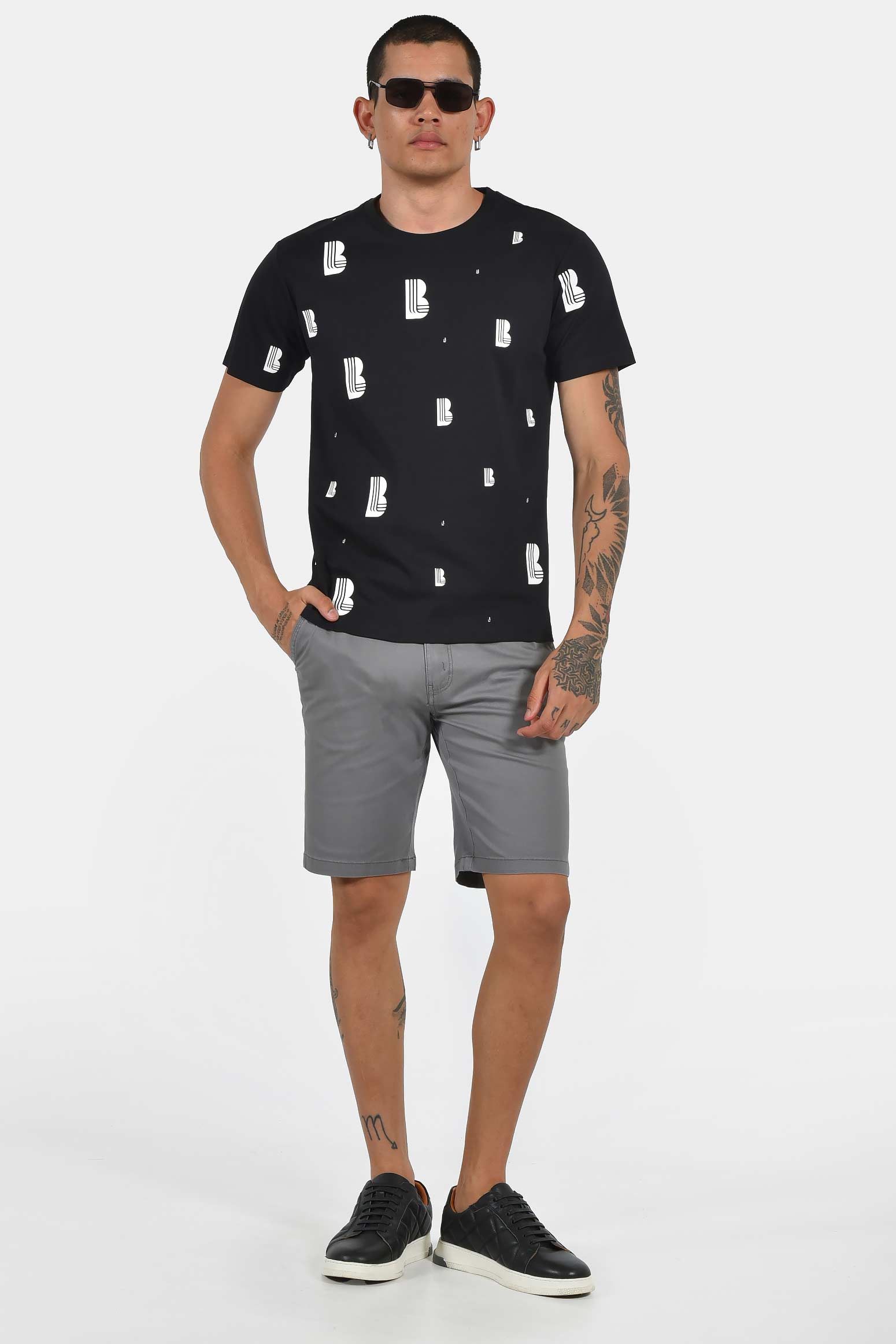 ανδρικό-t-shirt-normal-fit-με-all-over-print-λογοτύπου-&-ελαστική-σύνθεση