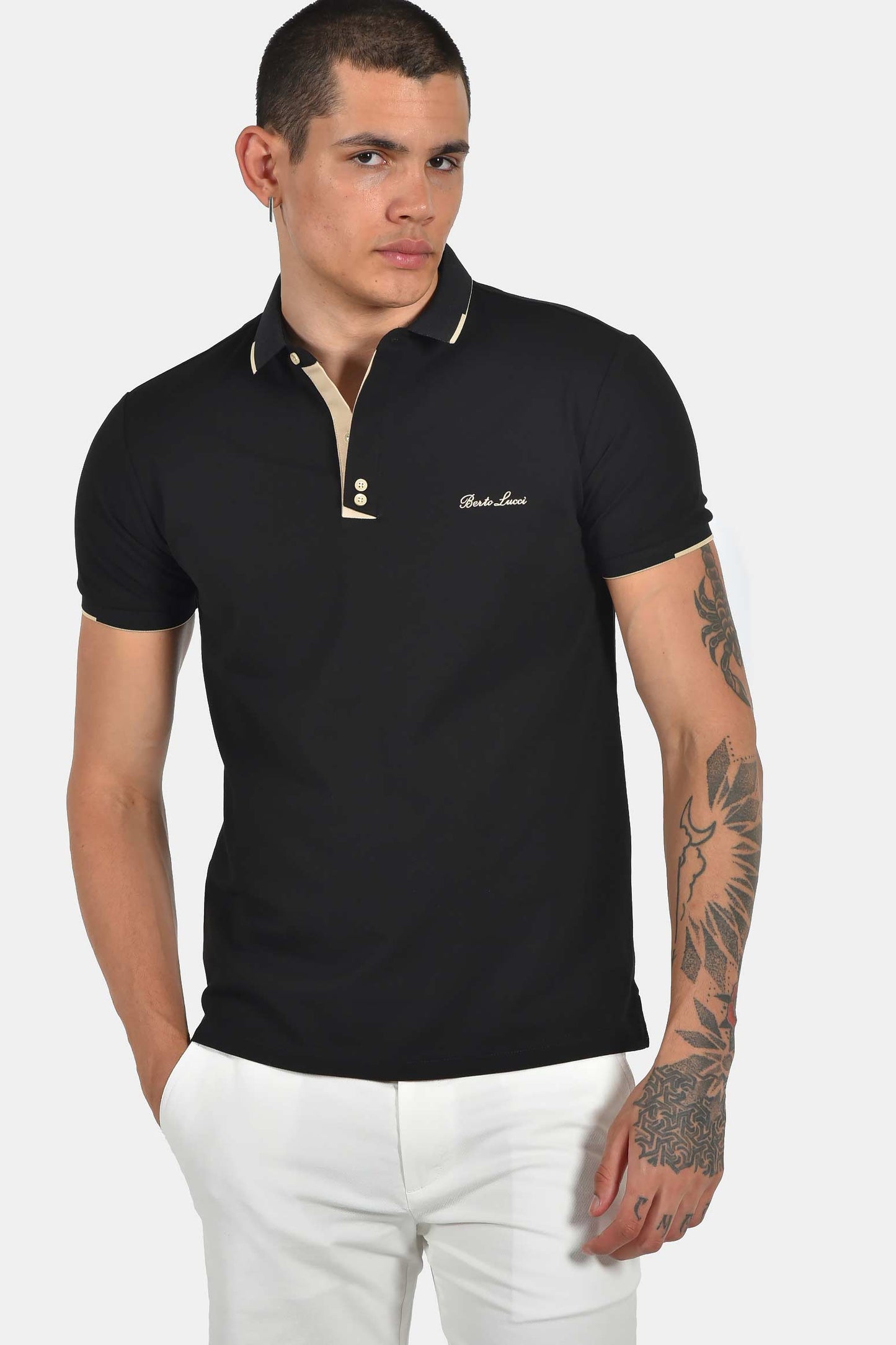 ανδρική-μπλούζα-polo-normal-fit-με-αντίθεση-στην-πατιλέτα-&-κέντημα-στήθους