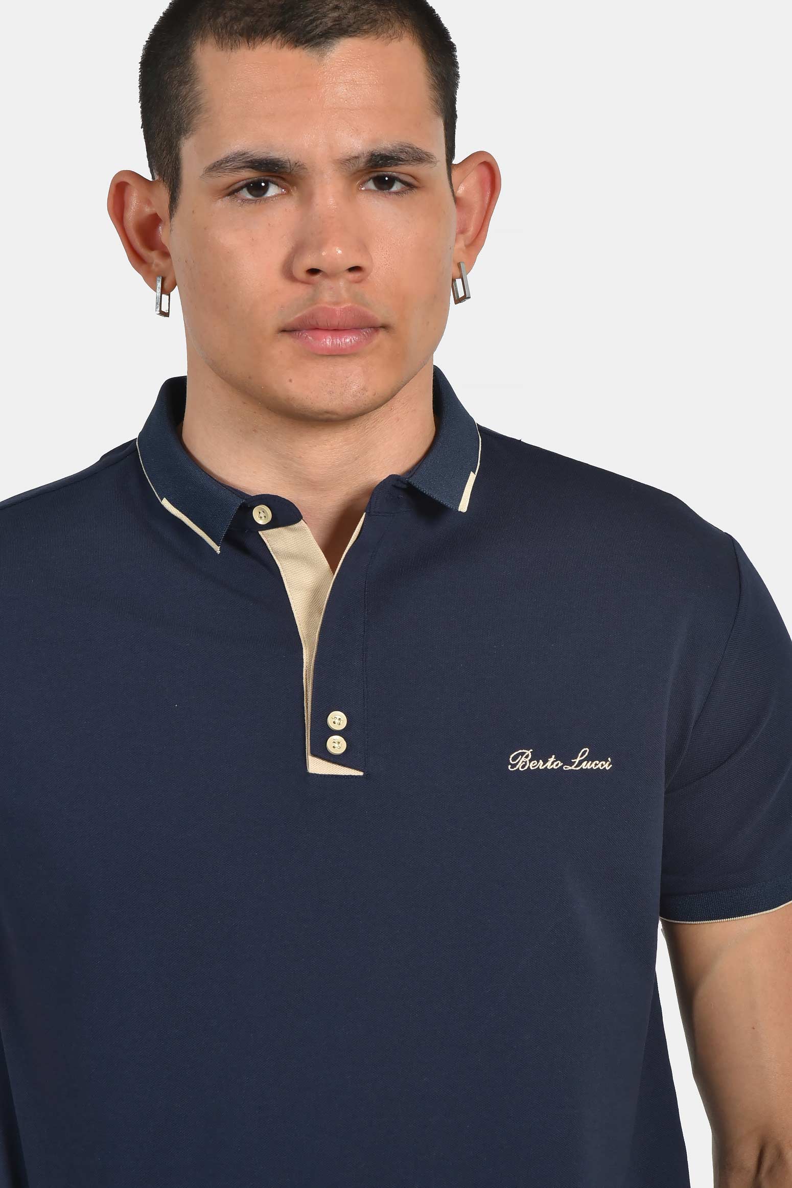 ανδρική-μπλούζα-polo-normal-fit-με-αντίθεση-στην-πατιλέτα-&-κέντημα-στήθους