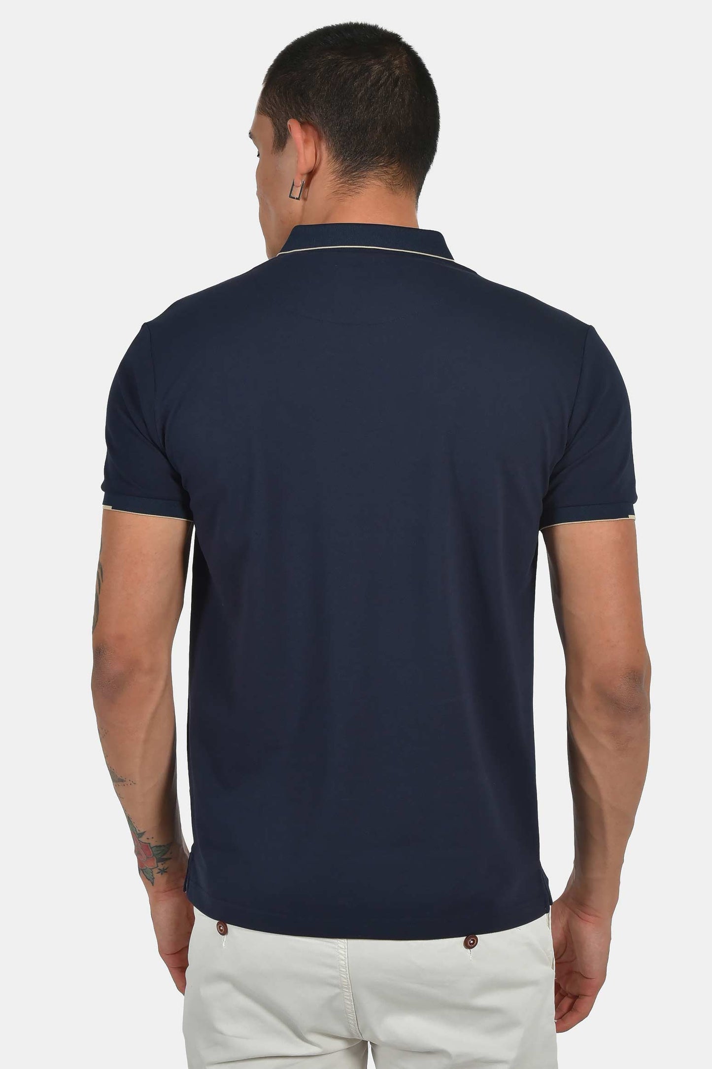ανδρική-μπλούζα-polo-normal-fit-με-αντίθεση-στην-πατιλέτα-&-κέντημα-στήθους
