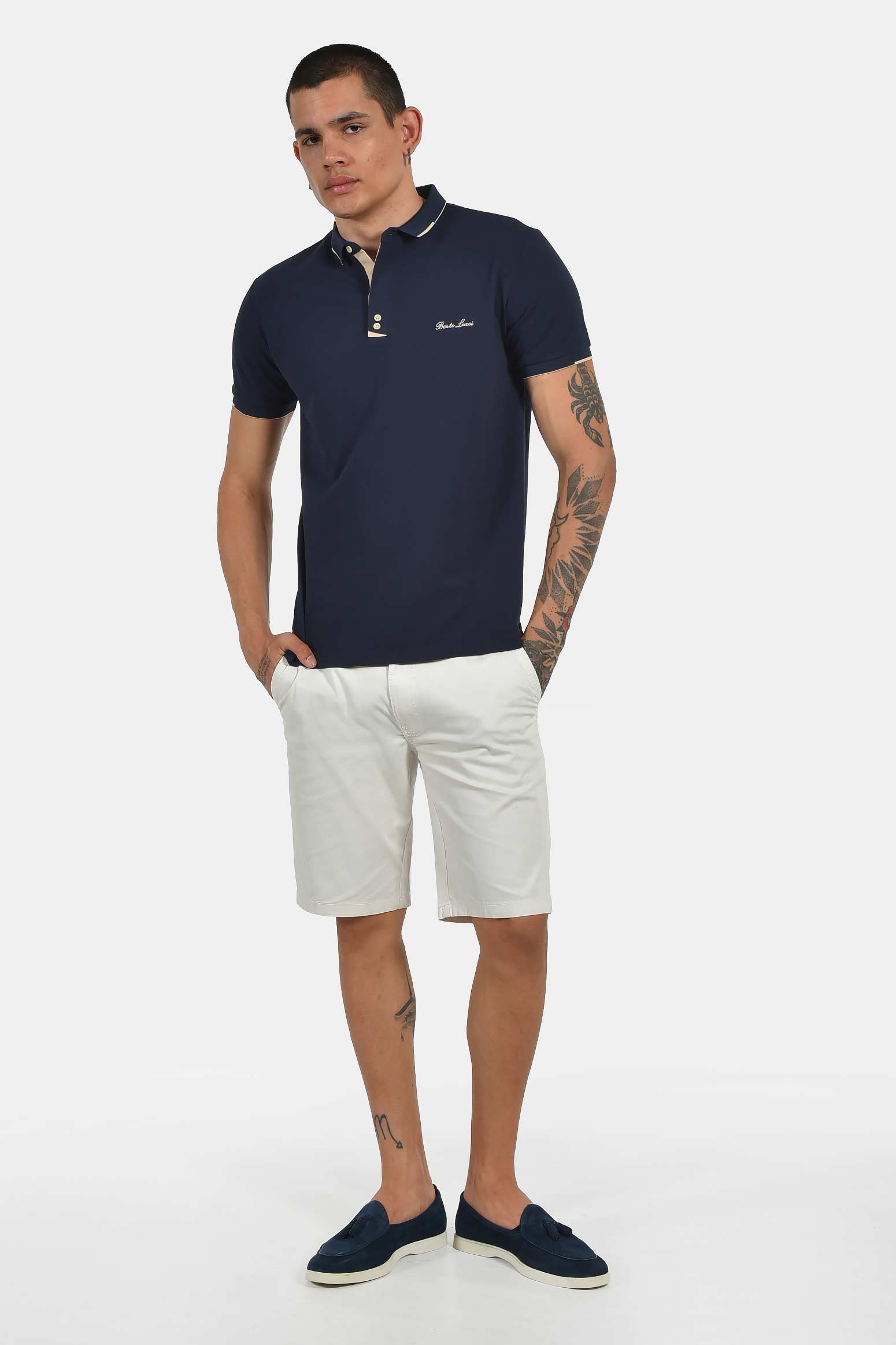 ανδρική-μπλούζα-polo-normal-fit-με-αντίθεση-στην-πατιλέτα-&-κέντημα-στήθους