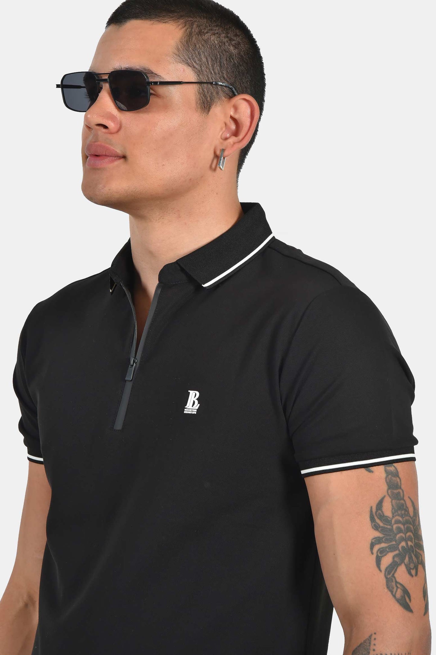 ανδρική-μπλούζα-polo-normal-fit-με-φερμουάρ-λαιμόκοψης-από-βαμβάκι-με-ελαστίνη