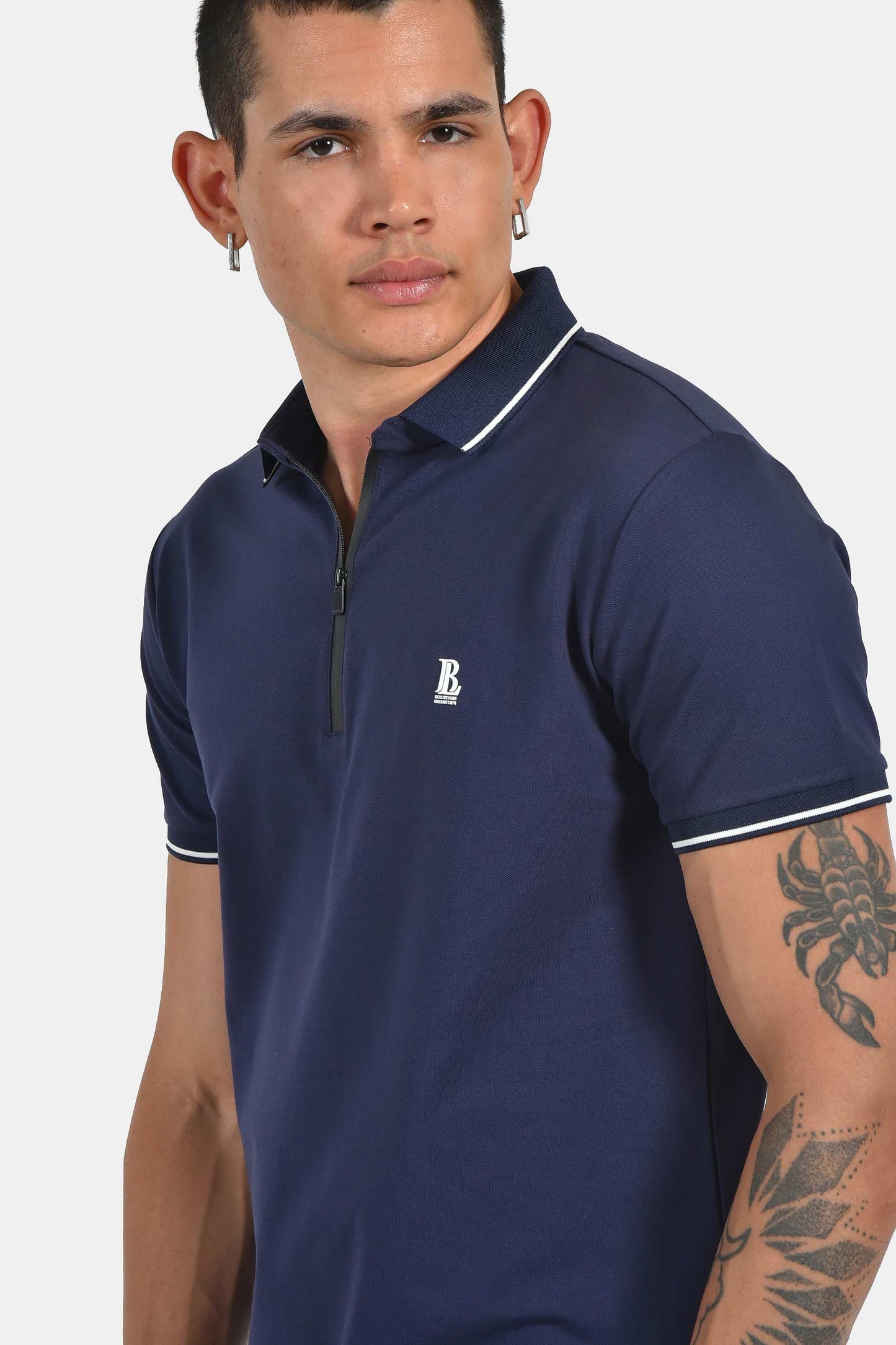 ανδρική-μπλούζα-polo-normal-fit-με-φερμουάρ-λαιμόκοψης-από-βαμβάκι-με-ελαστίνη