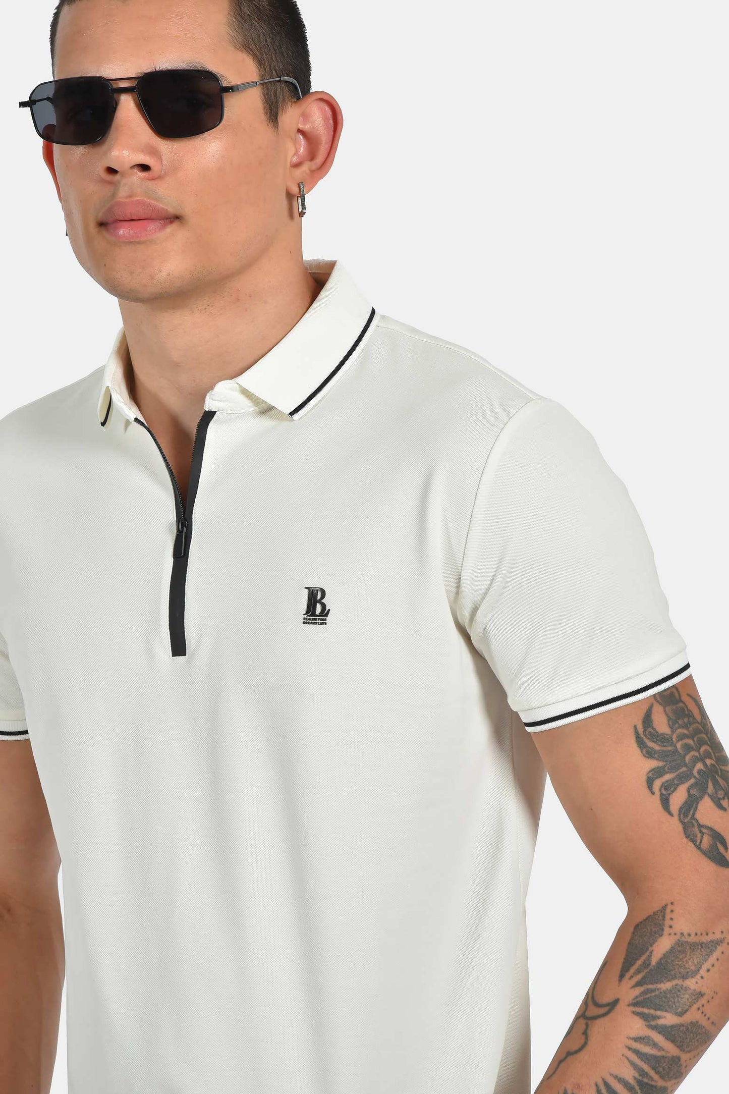 ανδρική-μπλούζα-polo-normal-fit-με-φερμουάρ-λαιμόκοψης-από-βαμβάκι-με-ελαστίνη