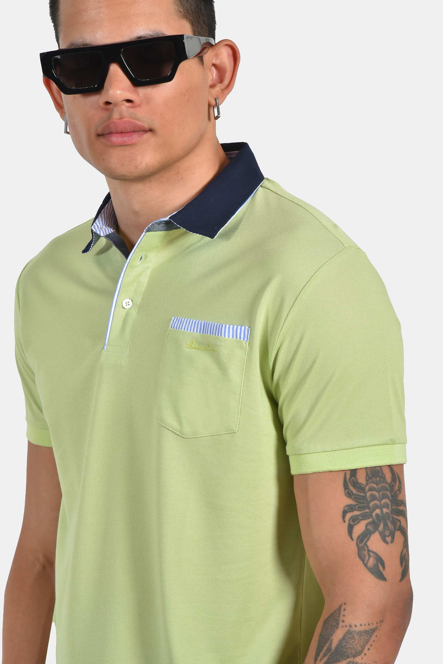 ανδρική-μπλούζα-polo-normal-fit-με-contrast-λεπτομέρειες-άνετη-&-δροσερή