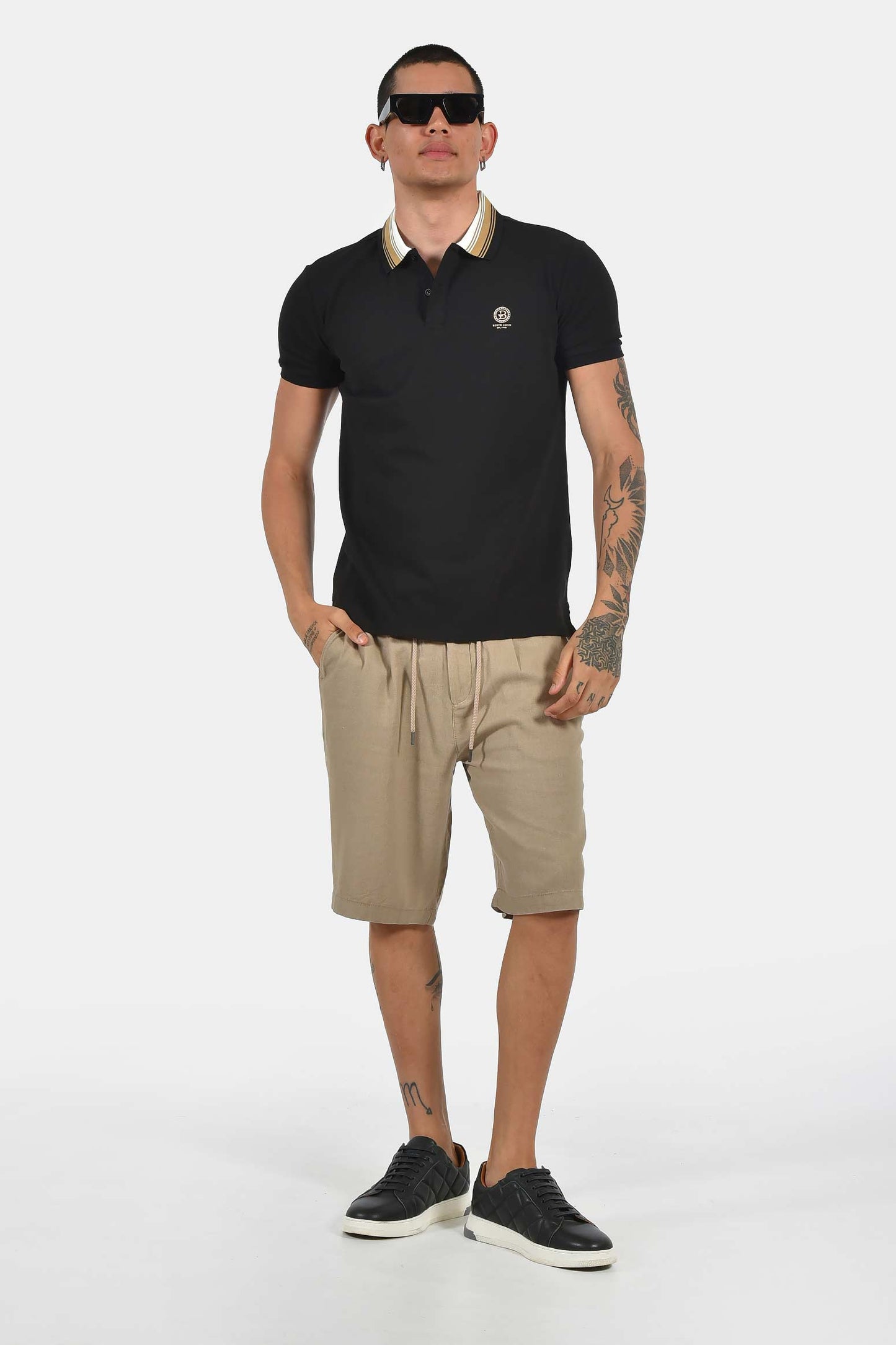 ανδρική-μπλούζα-polo-normal-fit-με-αντίθεση-στον-γιακά-&-διακριτικό-σήμα-στήθους