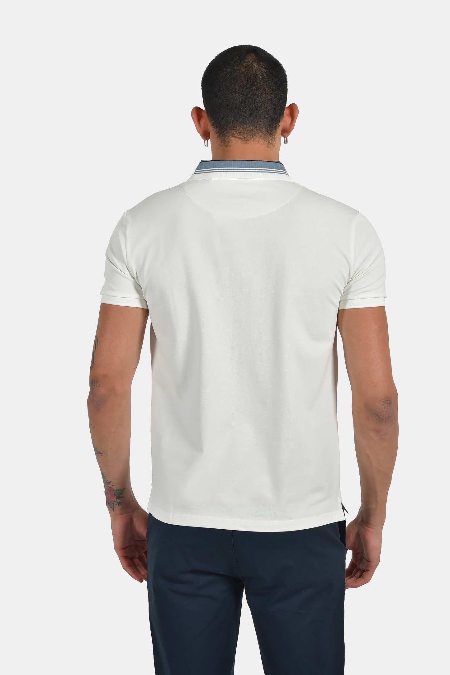 ανδρική-μπλούζα-polo-normal-fit-με-αντίθεση-στον-γιακά-&-διακριτικό-σήμα-στήθους