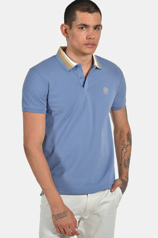 ανδρική-μπλούζα-polo-normal-fit-με-αντίθεση-στον-γιακά-&-διακριτικό-σήμα-στήθους