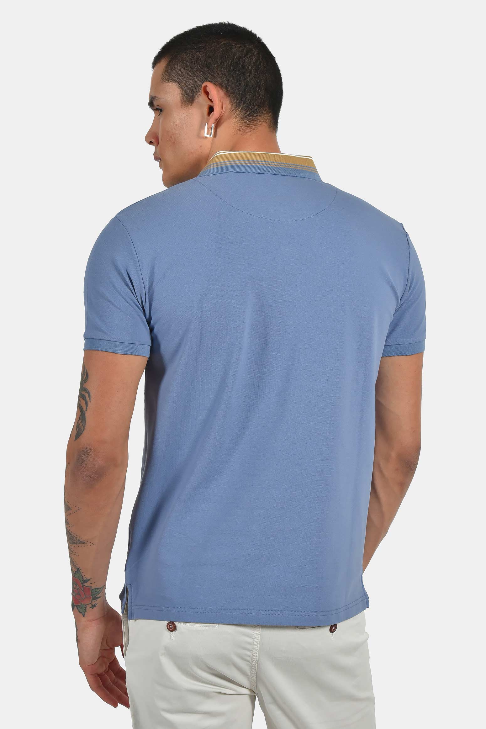 ανδρική-μπλούζα-polo-normal-fit-με-αντίθεση-στον-γιακά-&-διακριτικό-σήμα-στήθους