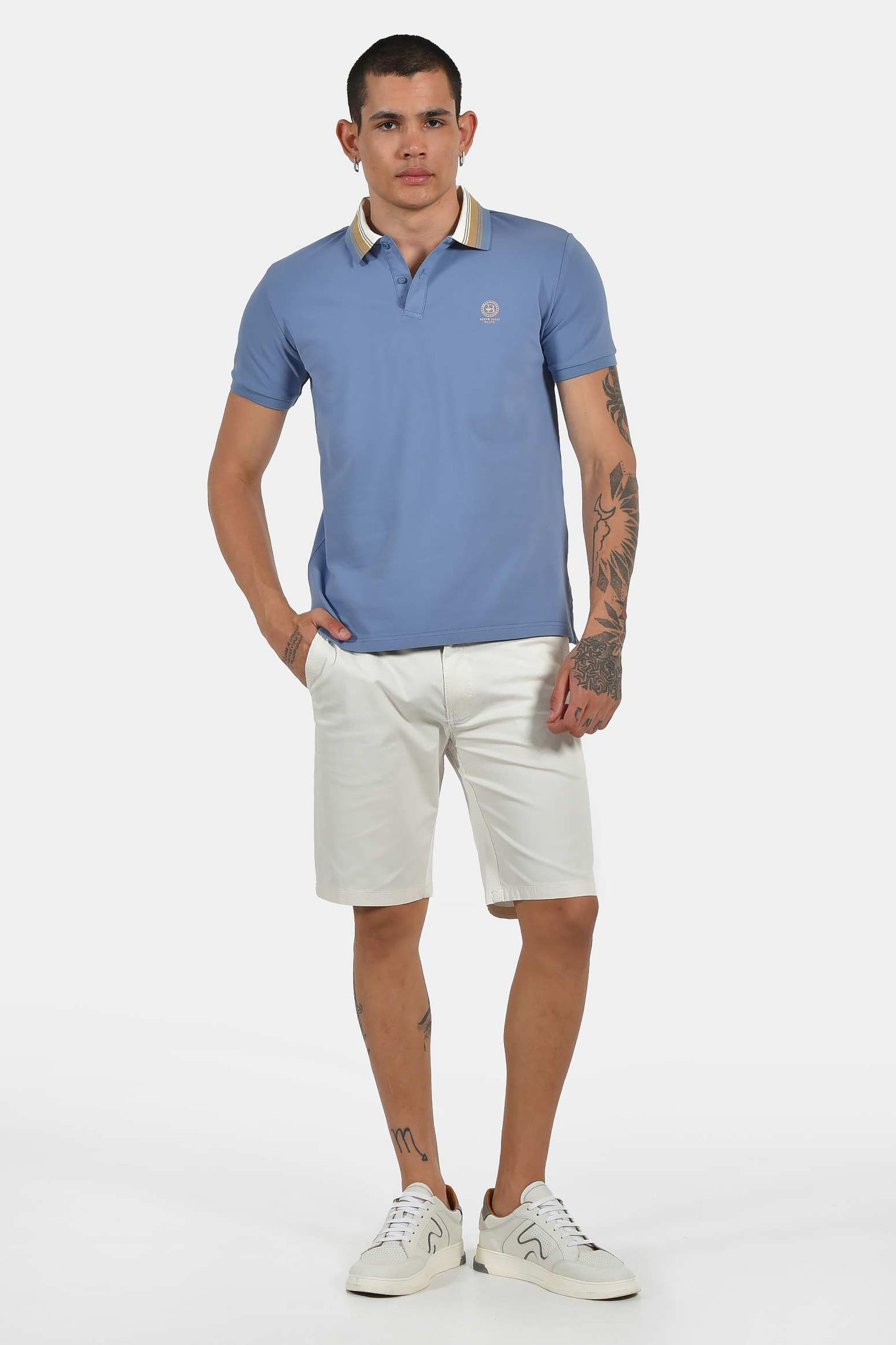 ανδρική-μπλούζα-polo-normal-fit-με-αντίθεση-στον-γιακά-&-διακριτικό-σήμα-στήθους
