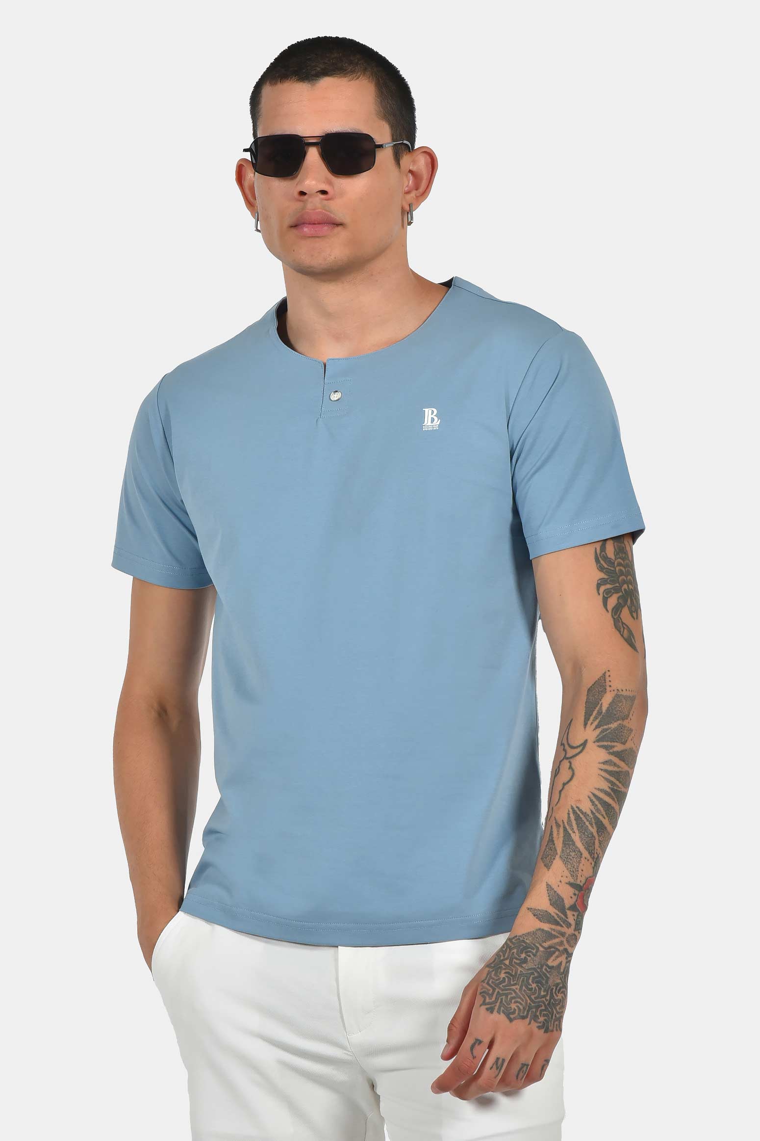 ανδρικό-t-shirt-normal-fit-με-κουμπί-λαιμόκοψης-απαλή-&-σταθερή-εφαρμογή