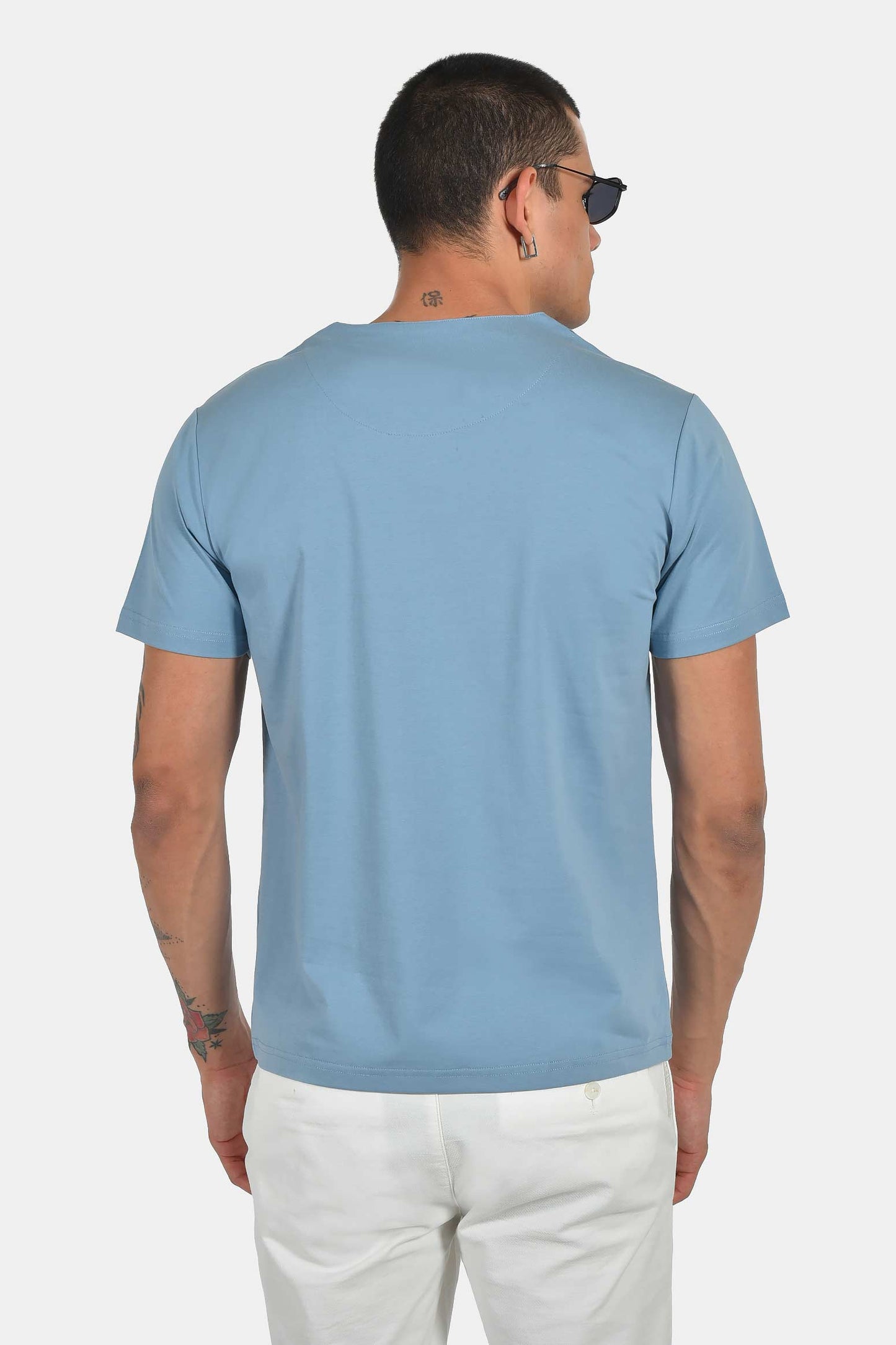 ανδρικό-t-shirt-normal-fit-με-κουμπί-λαιμόκοψης-απαλή-&-σταθερή-εφαρμογή