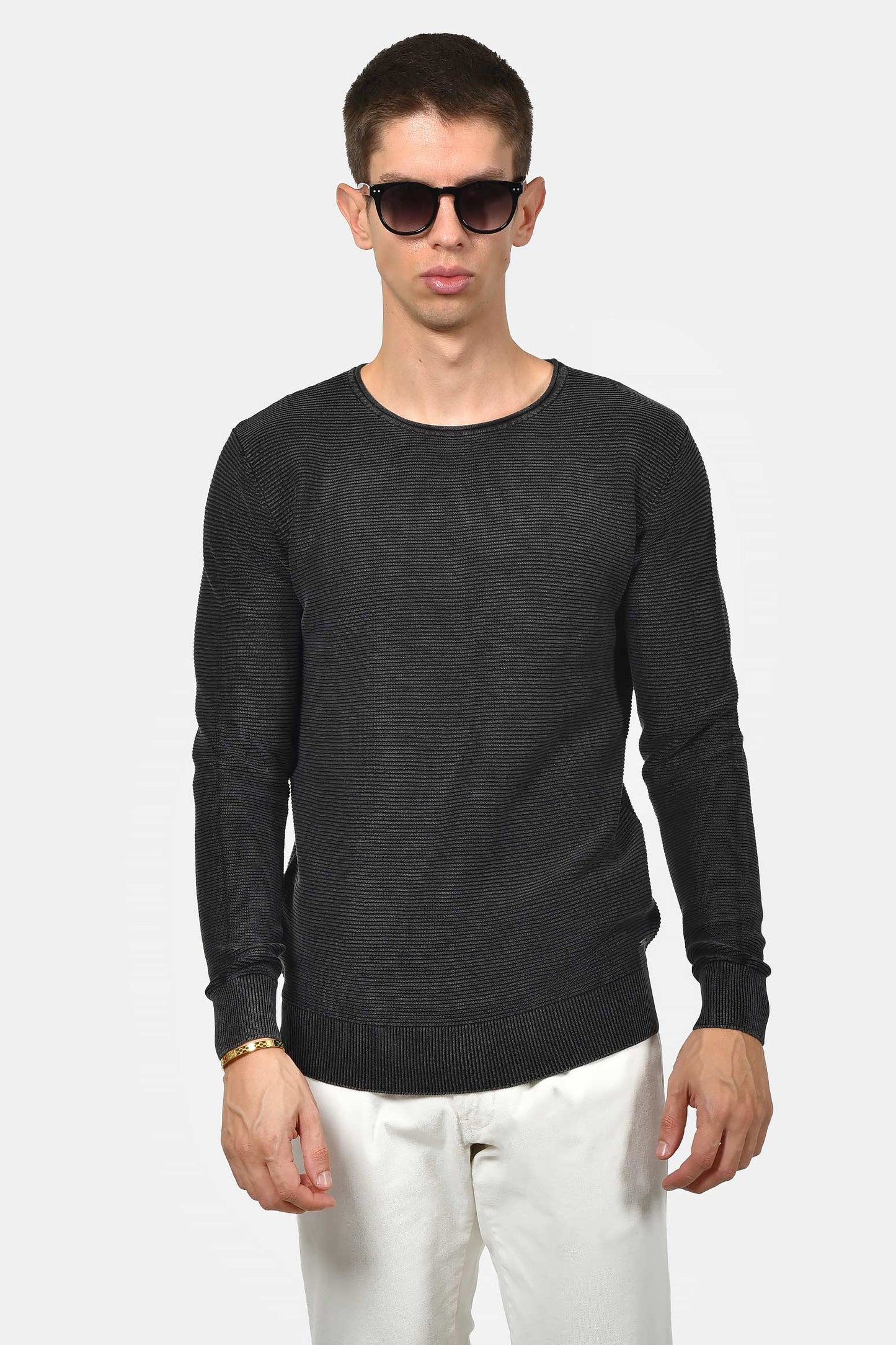 ανδρικό-βαμβακερό-πουλόβερ-stone-wash-με-ανάγλυφο-ριγέ-σχέδιο