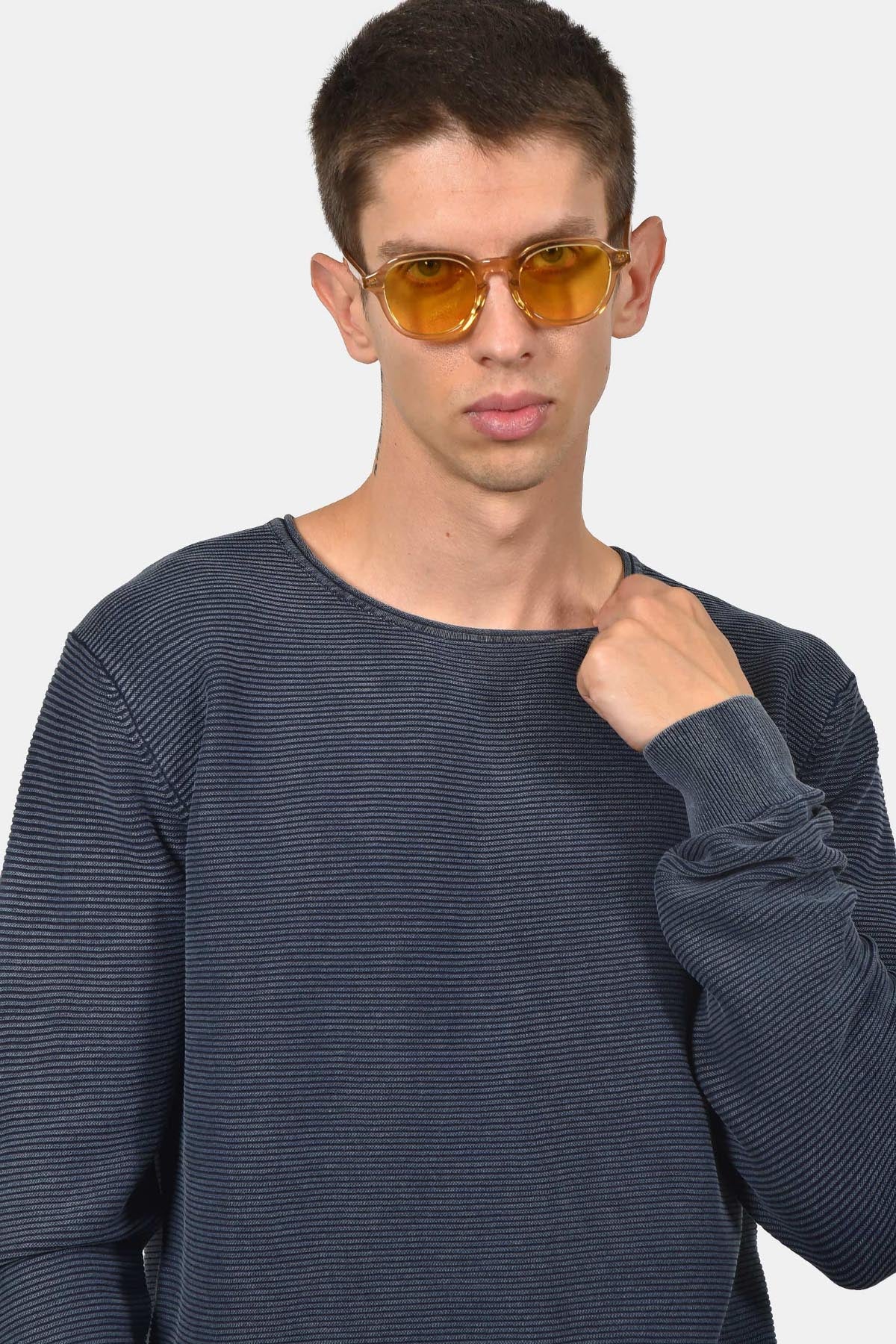 ανδρικό-βαμβακερό-πουλόβερ-stone-wash-με-ανάγλυφο-ριγέ-σχέδιο
