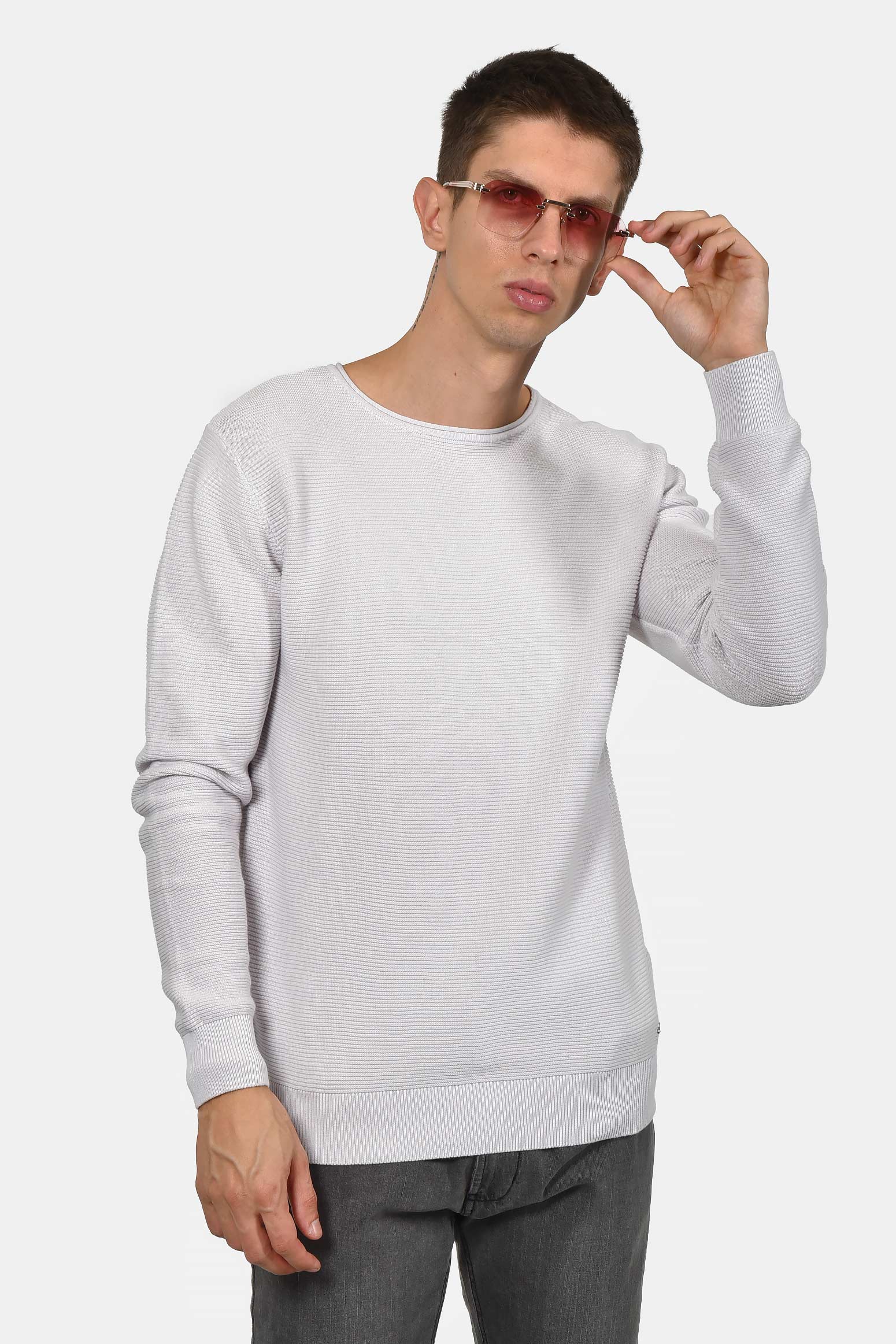 ανδρικό-βαμβακερό-πουλόβερ-stone-wash-με-ανάγλυφο-ριγέ-σχέδιο